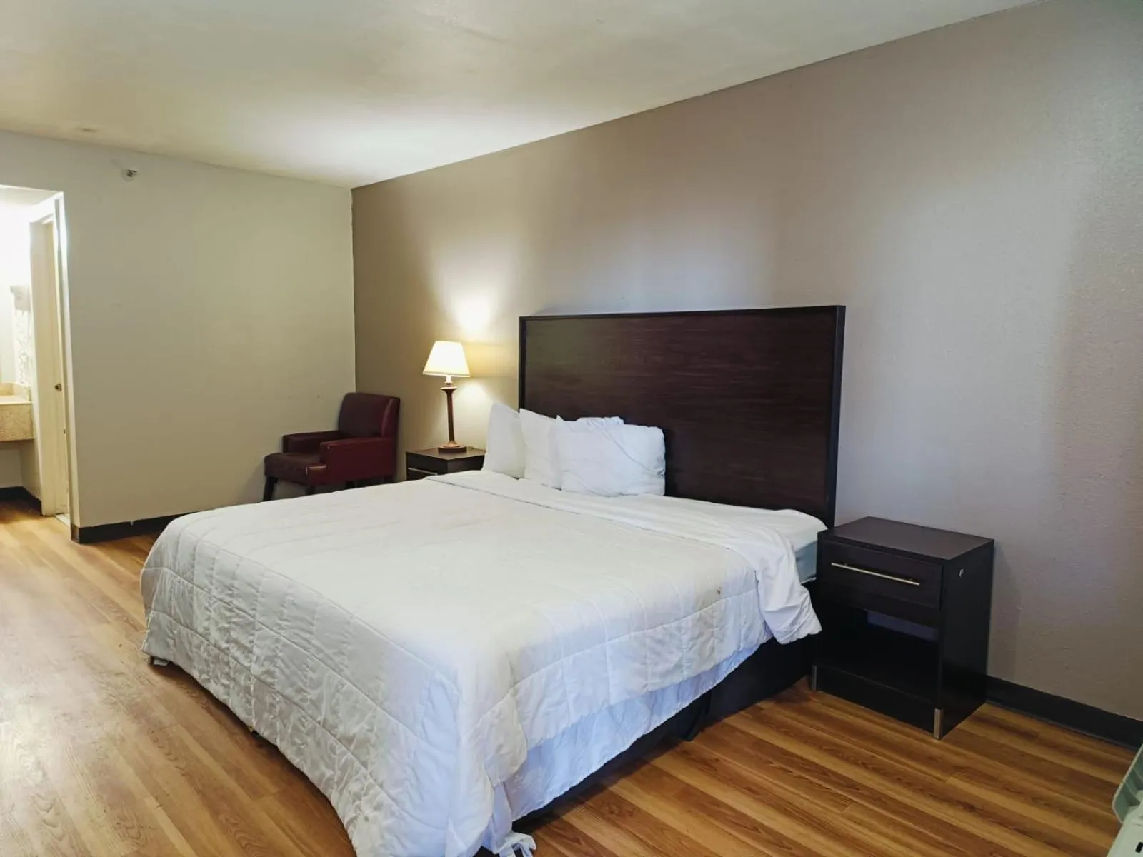 Bedroom, Bed in Wichita Falls inn