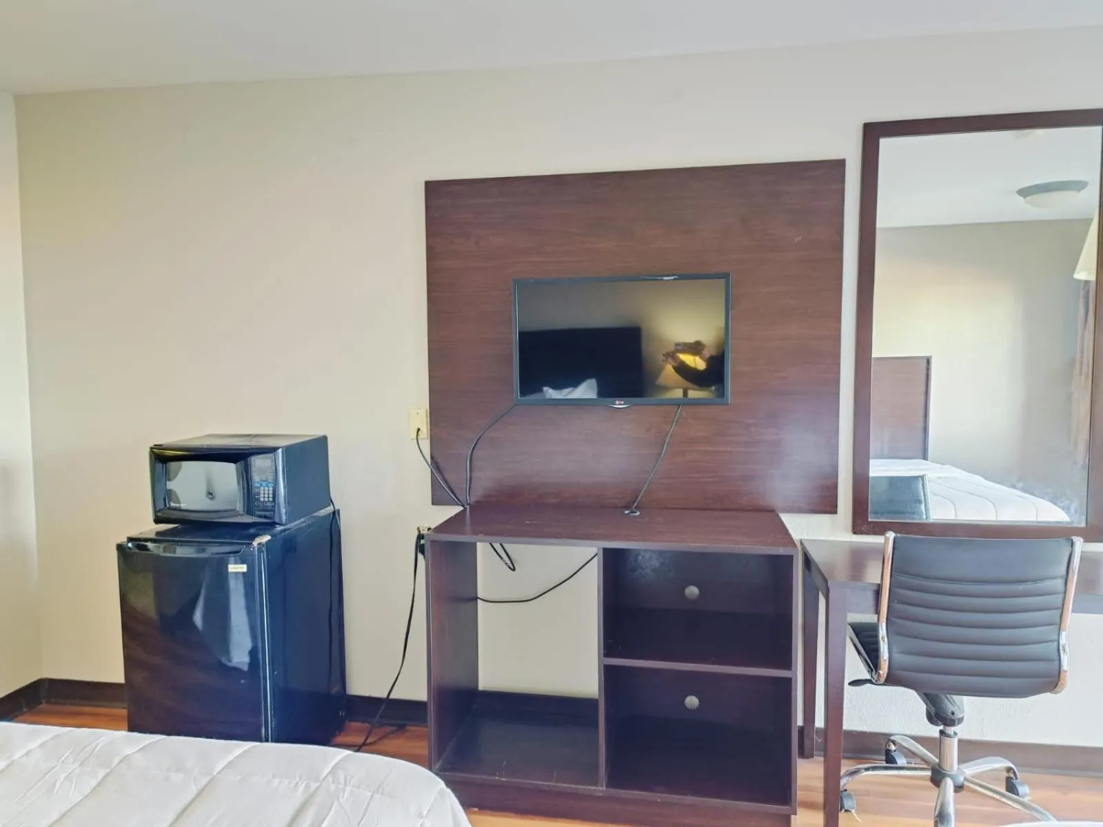 Bedroom in Wichita Falls inn