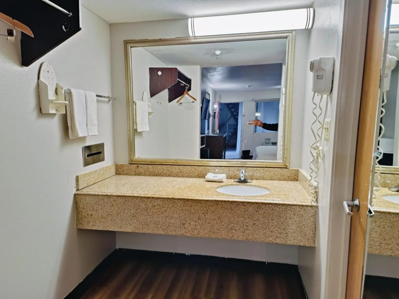 Bathroom in Wichita Falls inn