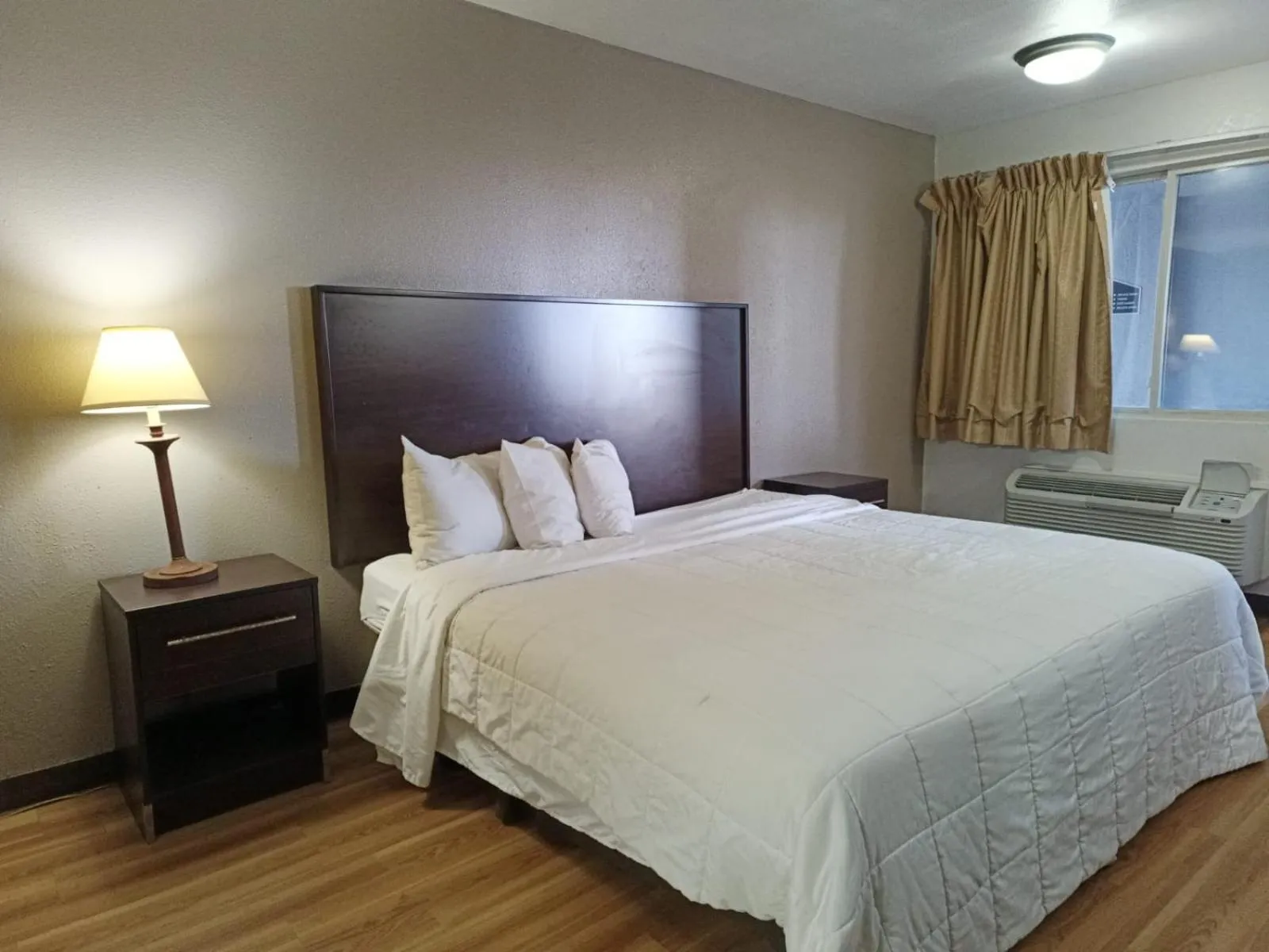 Bedroom, Bed in Wichita Falls inn