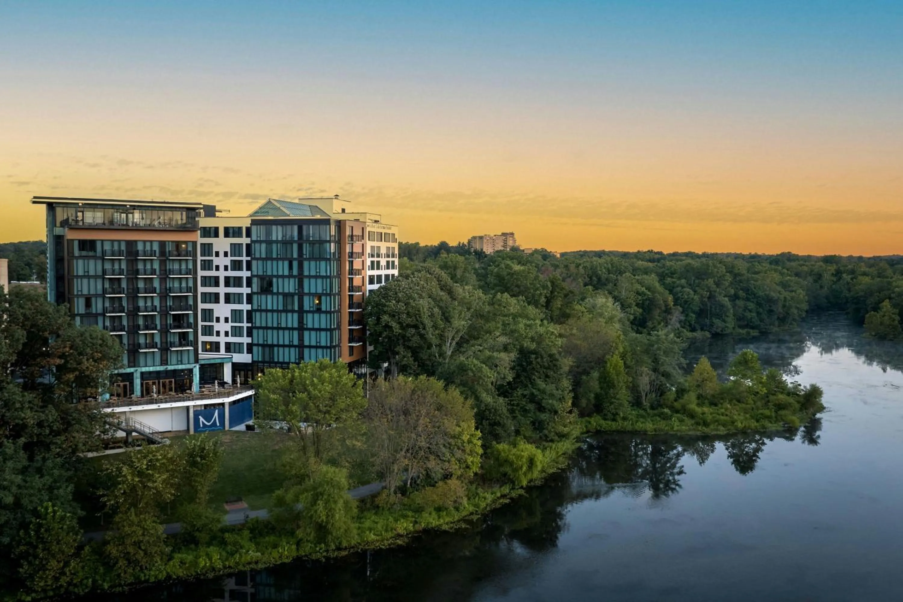 Property building in Merriweather Lakehouse Hotel, Autograph Collection