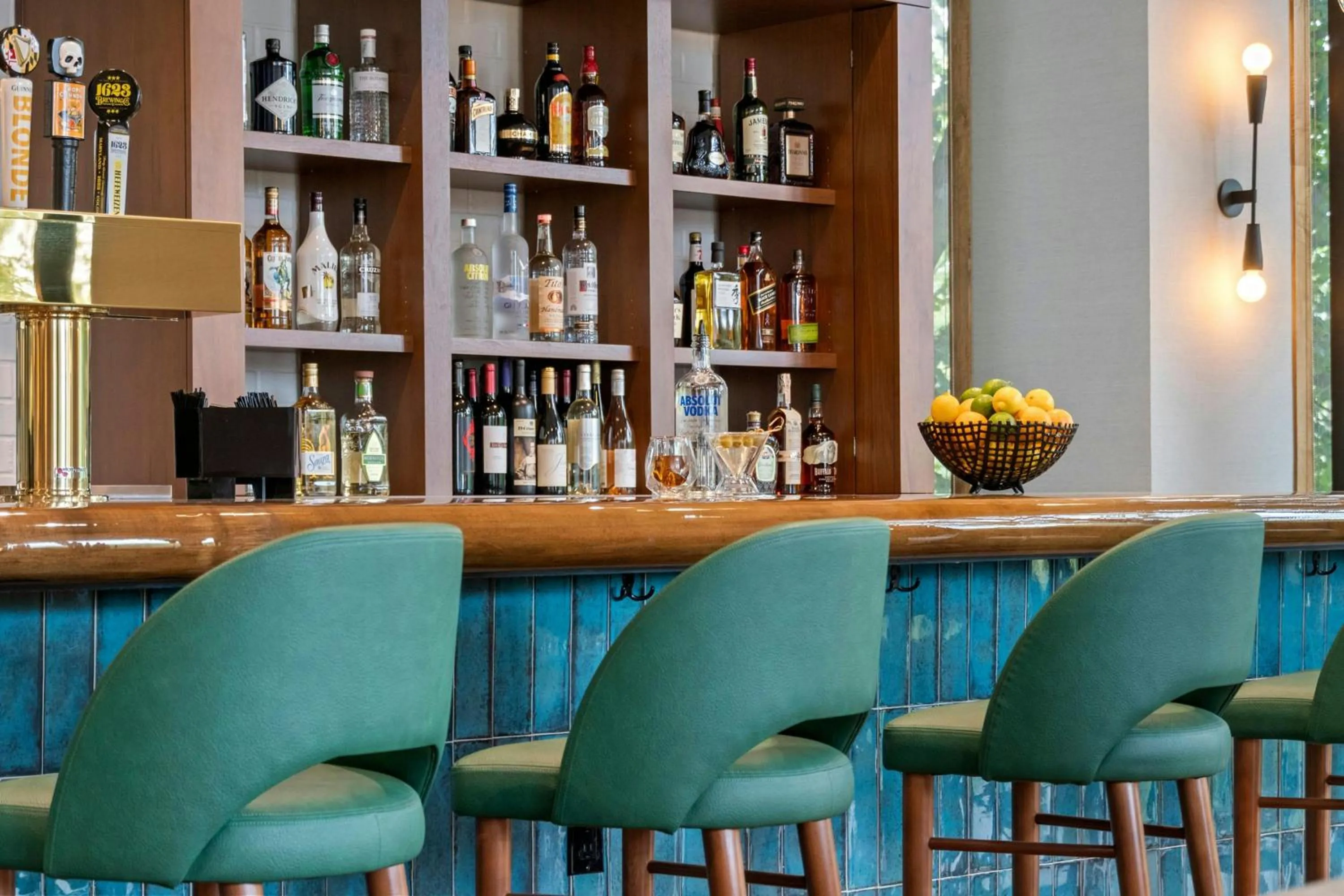 Restaurant/places to eat in Merriweather Lakehouse Hotel, Autograph Collection