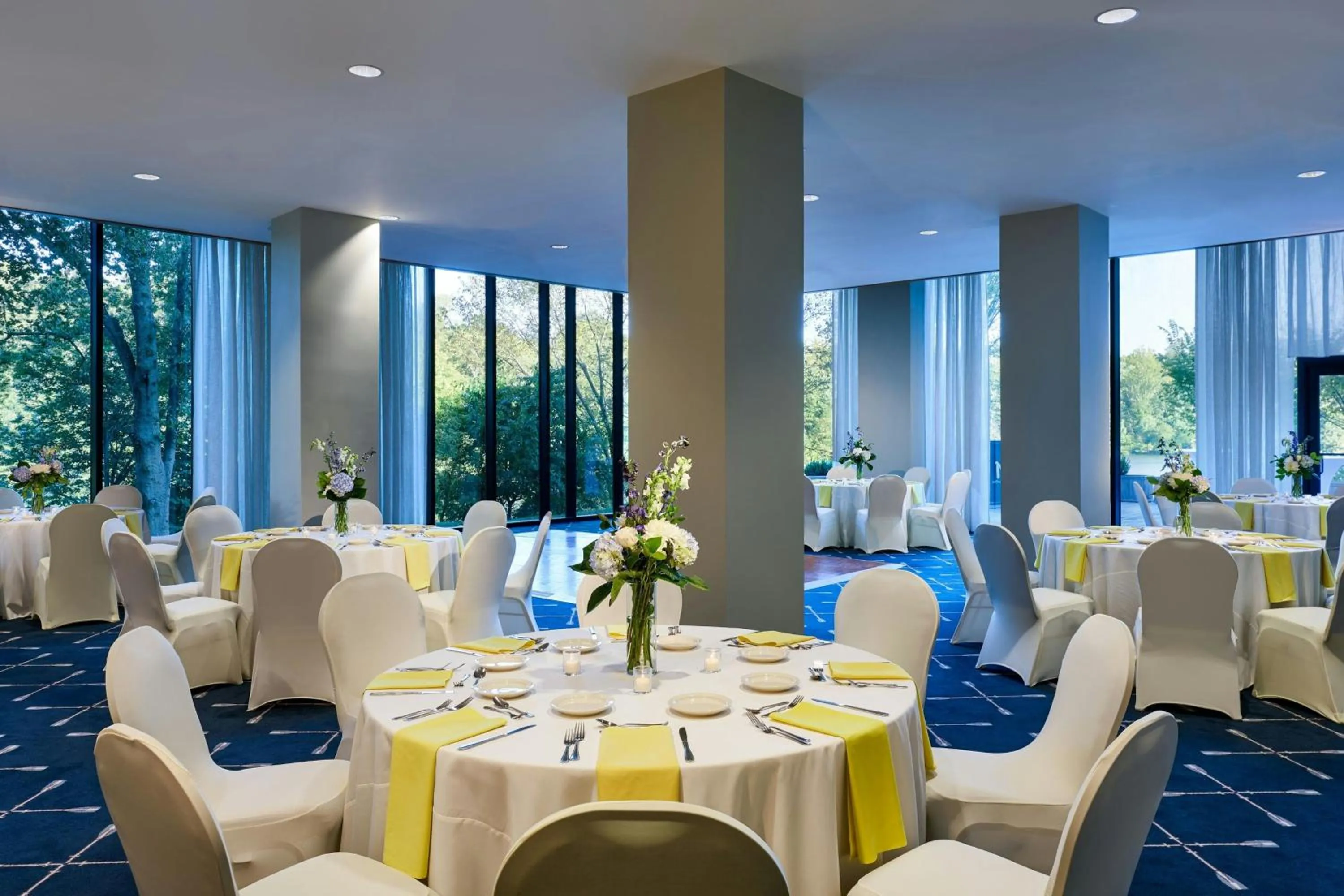 Meeting/conference room in Merriweather Lakehouse Hotel, Autograph Collection