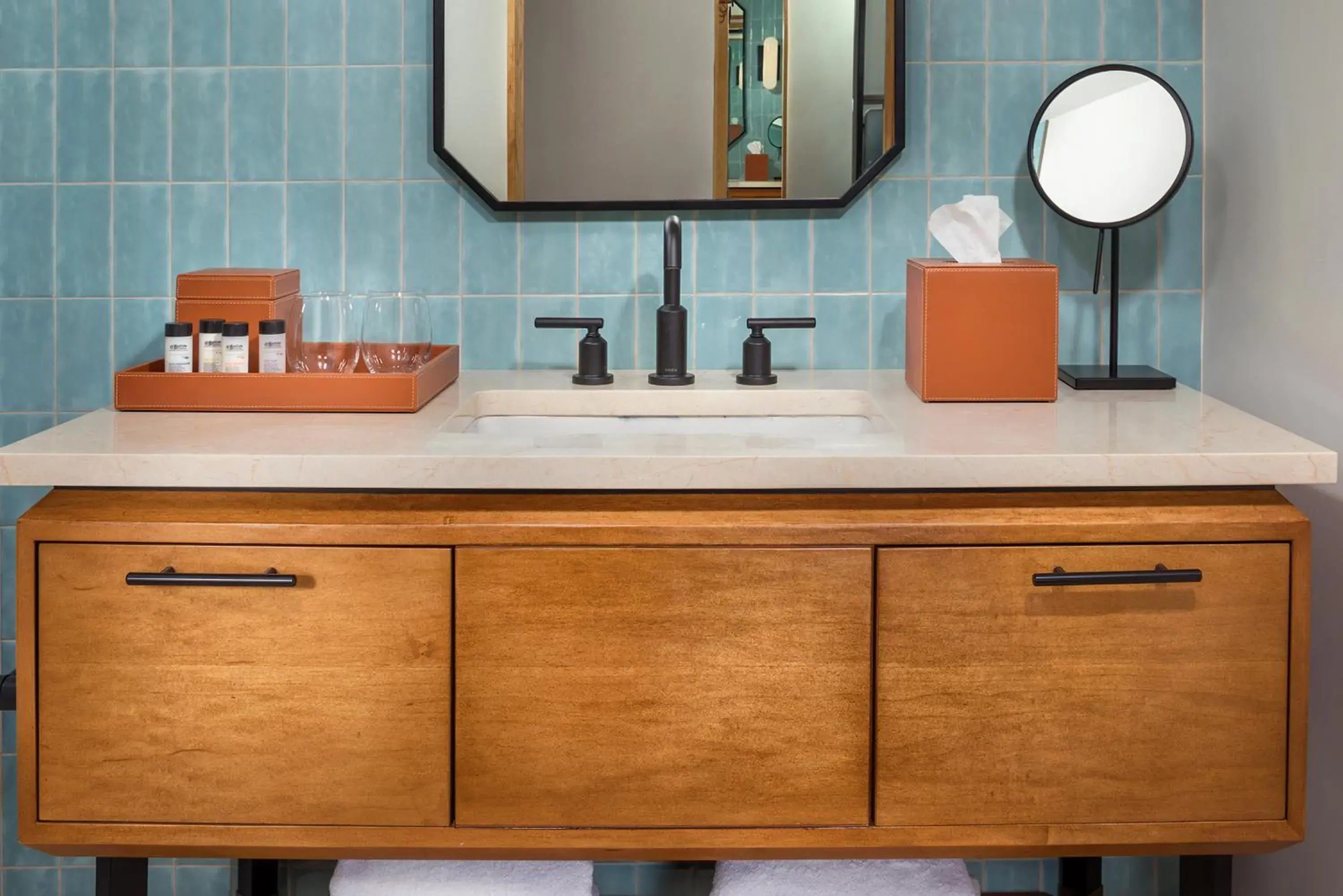 King Room with Partial Lake View and Transfer Shower - Mobility Accessible in Merriweather Lakehouse Hotel, Autograph Collection King Room with Partial Lake View and Transfer Shower - Mobility Accessible in Merriweather Lakehouse Hotel, Autograph Collection