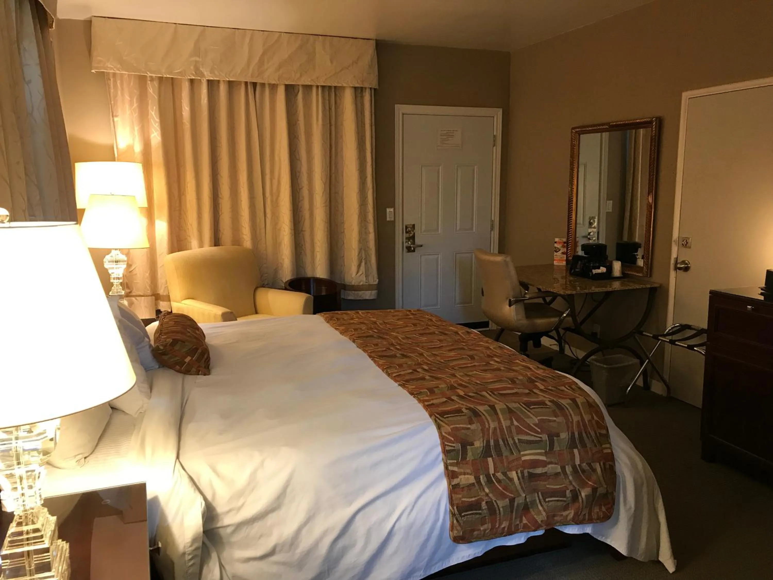 Cardinal Court Motel