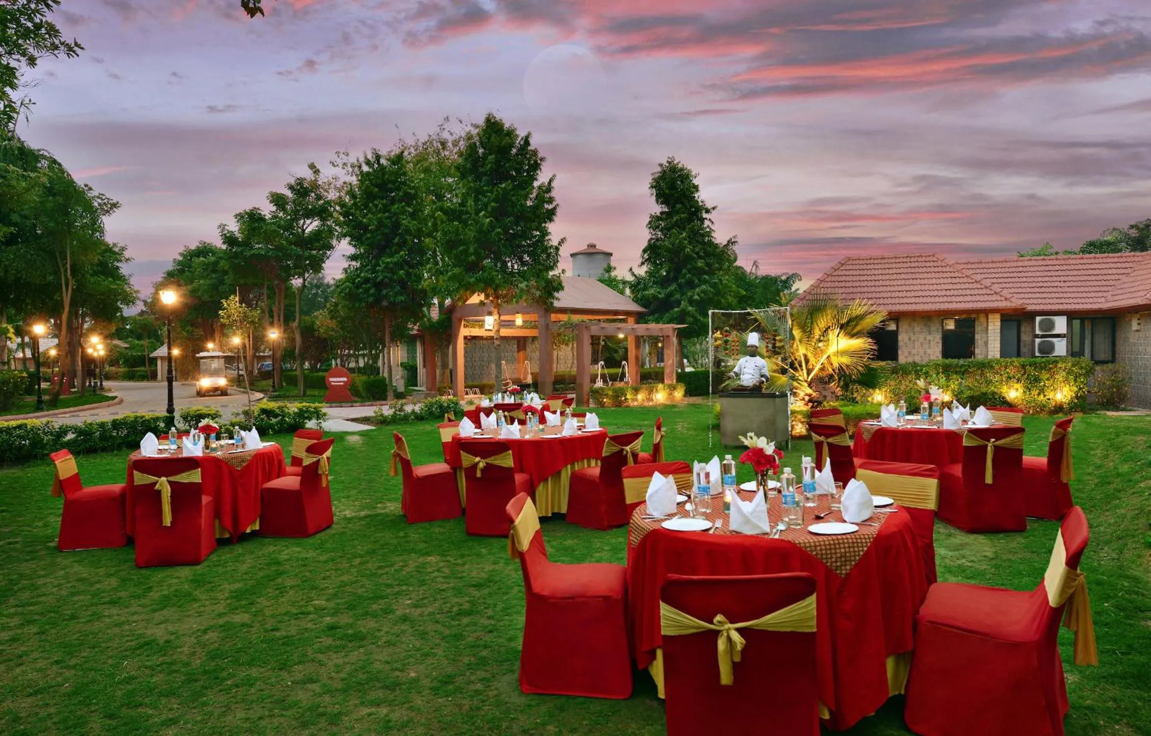 Garden in Shri Radha Brij Vasundhara Resort & Spa