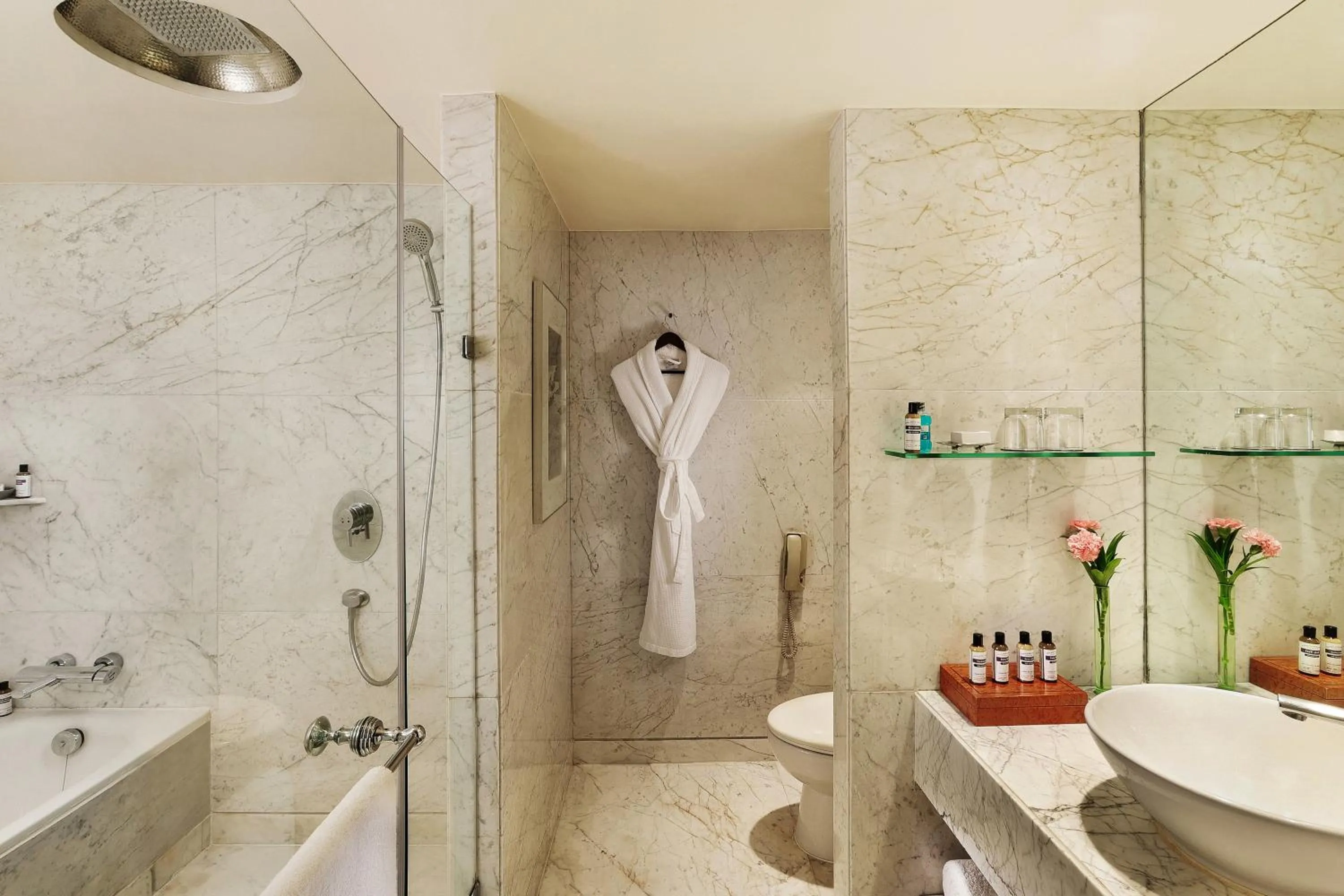 Bathroom in Hyatt Regency Delhi