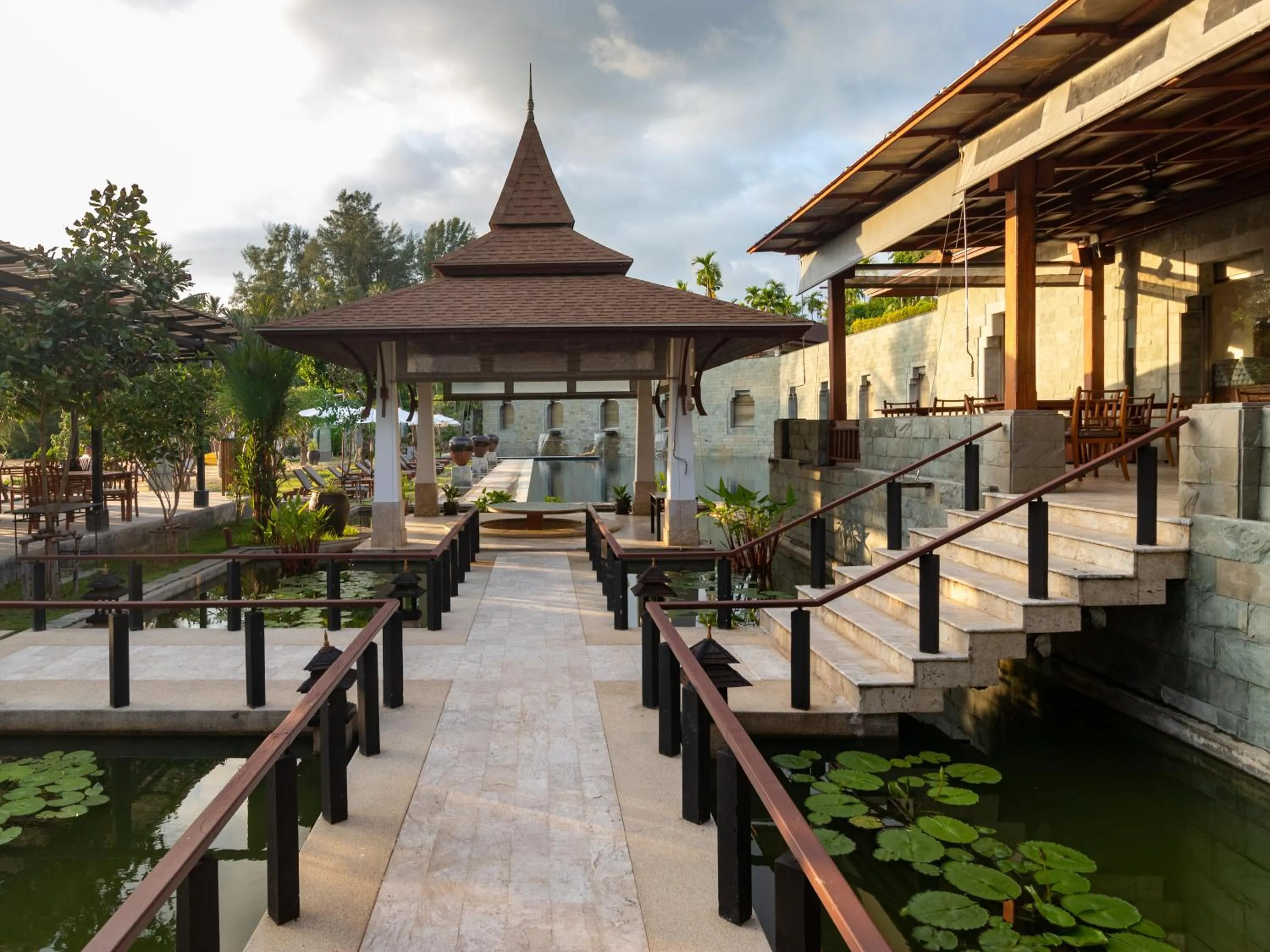 Restaurant/places to eat in Nakamanda Resort and Spa