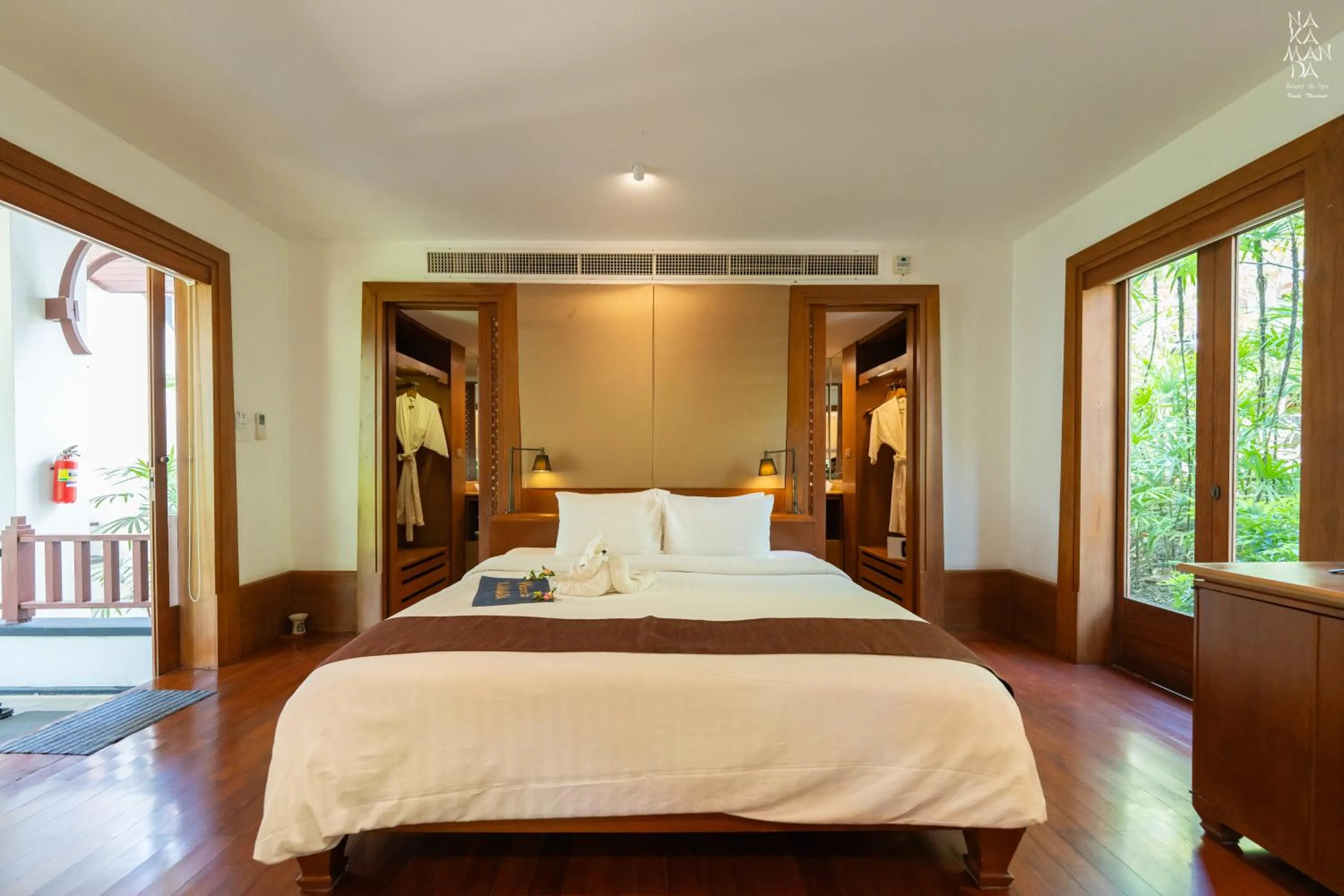 Bed in Nakamanda Resort and Spa