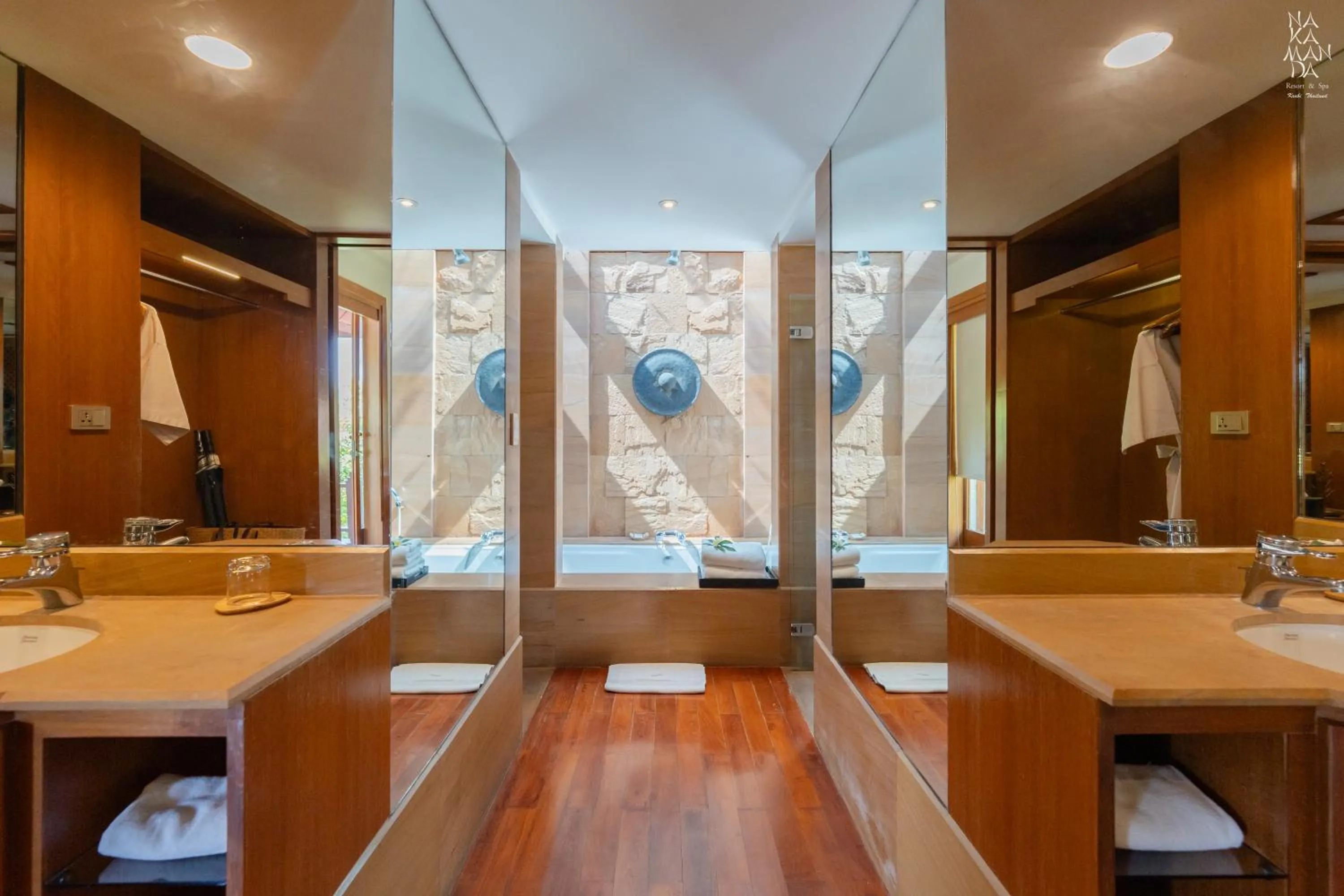 Shower in Nakamanda Resort and Spa