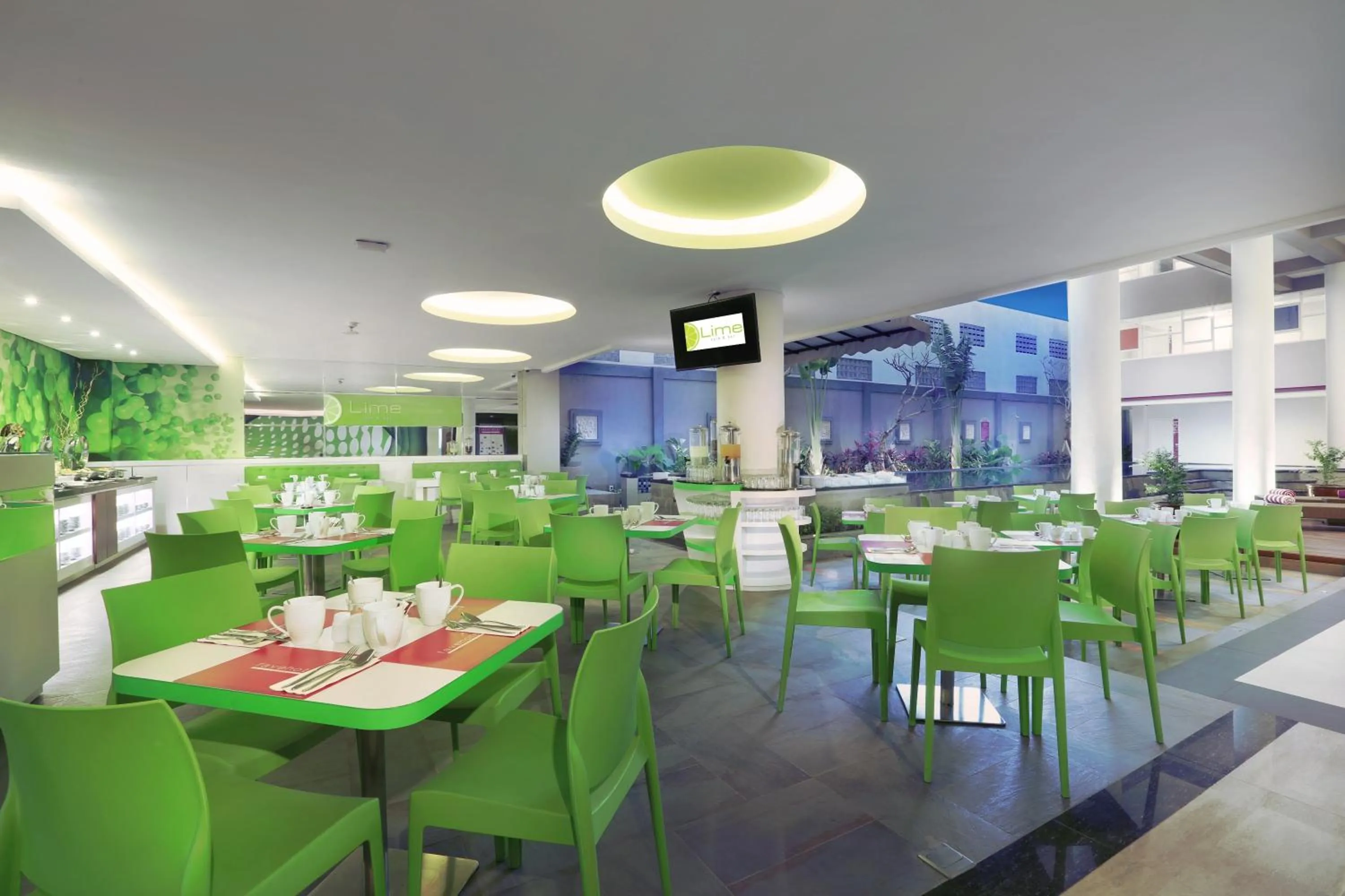 Restaurant/places to eat in Aston Sunset Beach Resort - Gili Trawangan