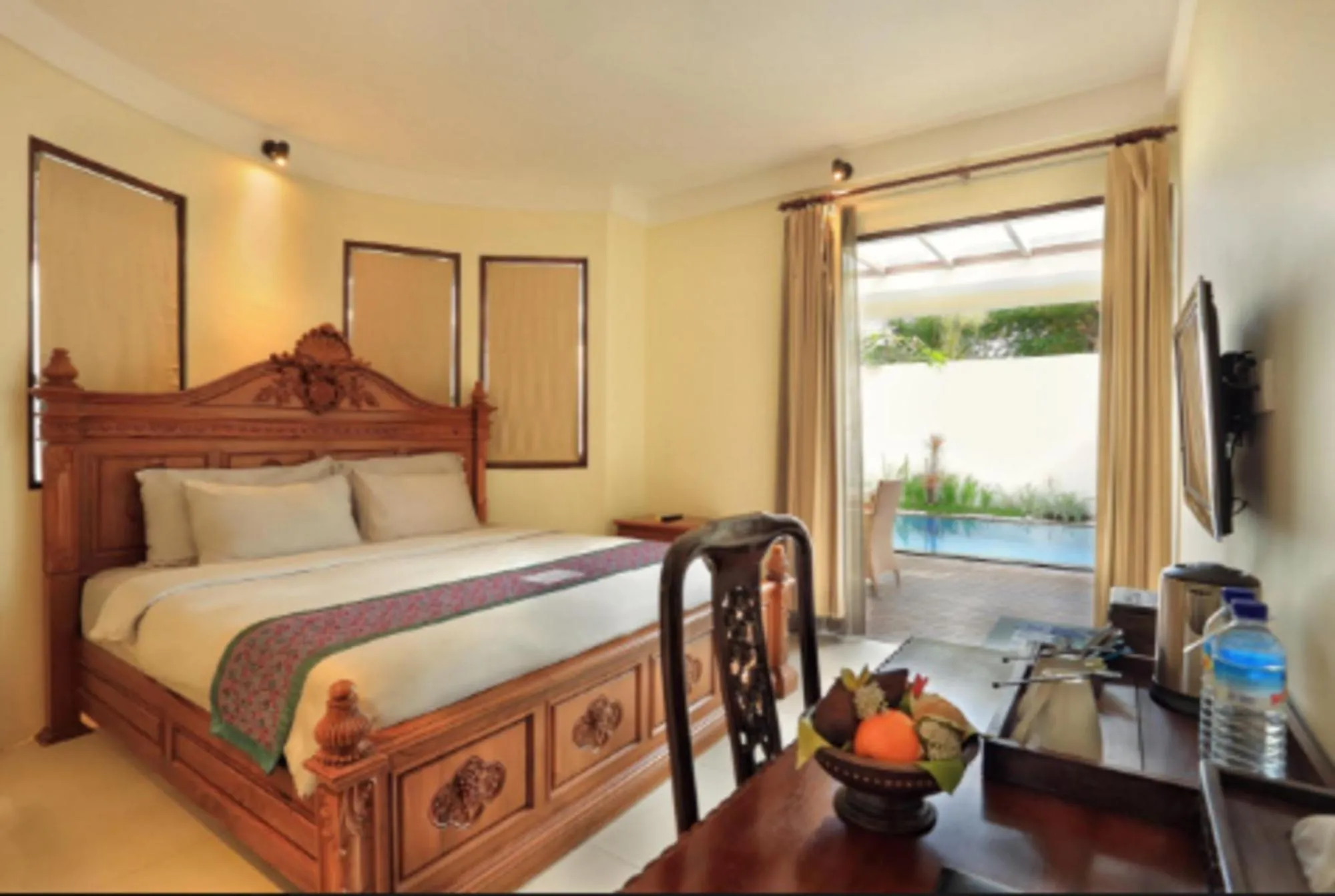 Bed in Aston Sunset Beach Resort - Gili Trawangan