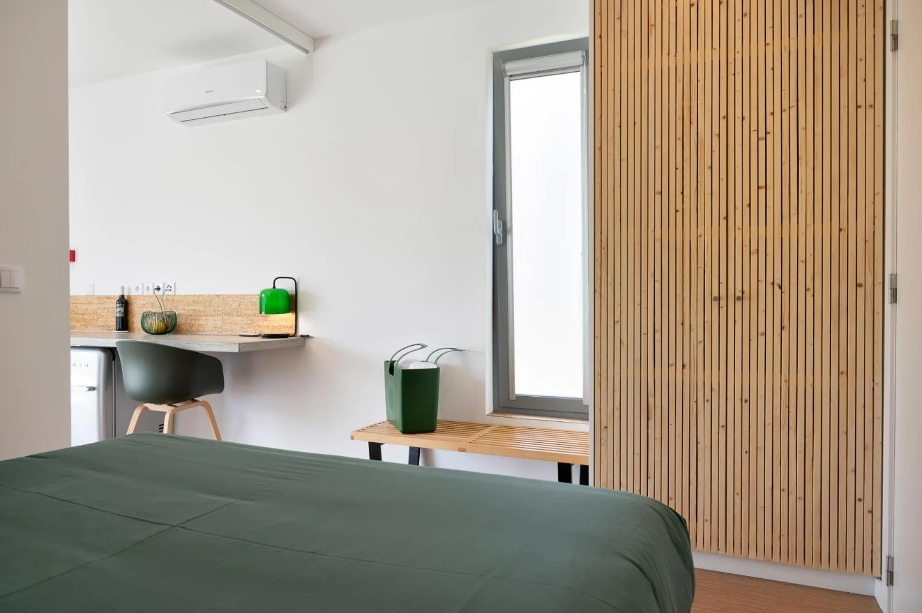 wardrobe, Bed in Flamboyant Boutique B&B