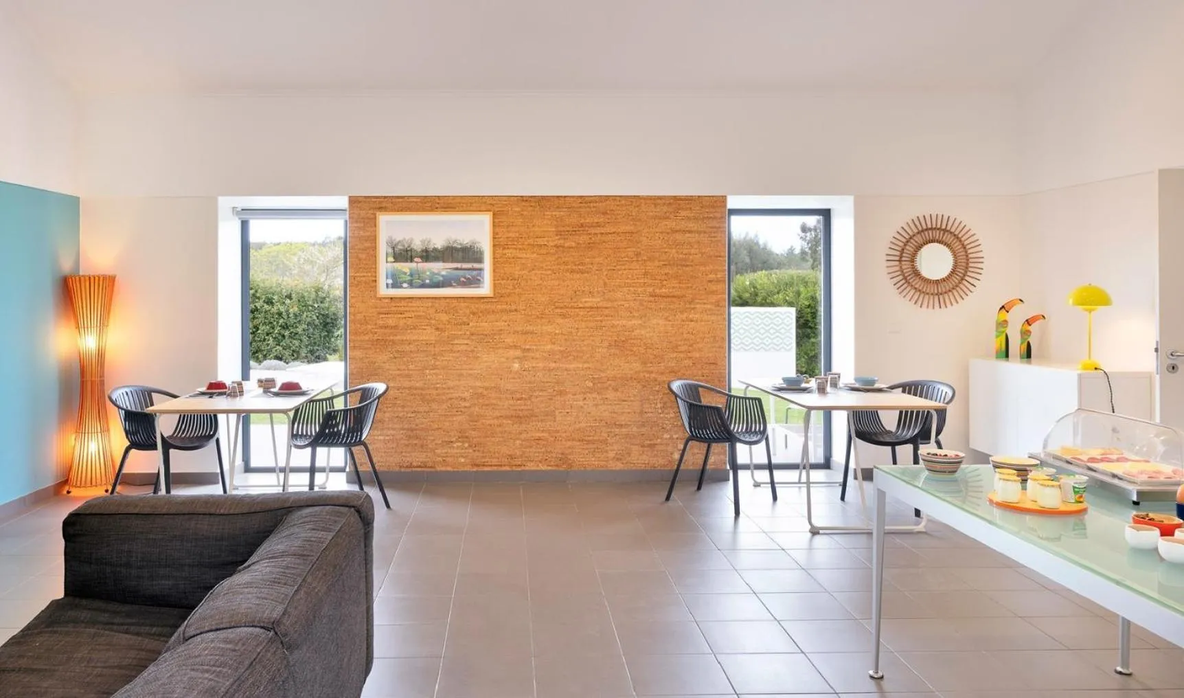 Breakfast in Flamboyant Boutique B&B