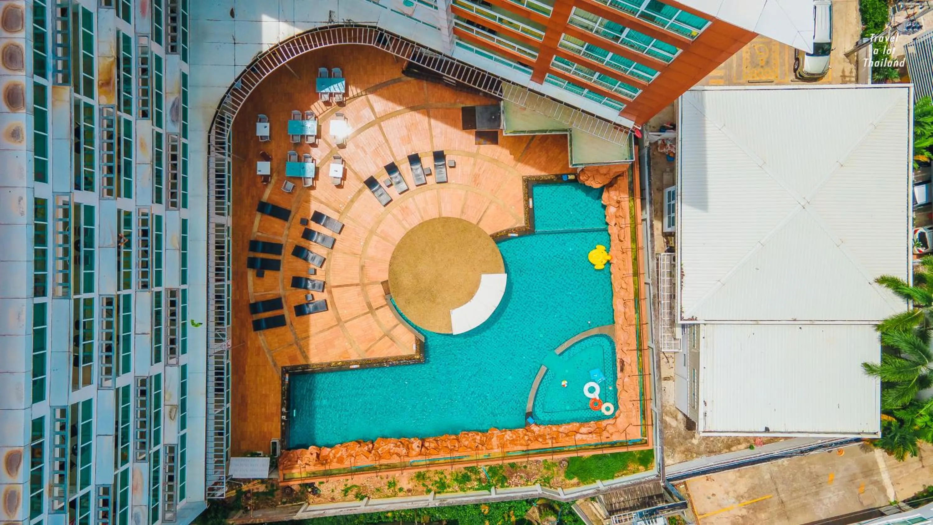 Swimming pool in Centara Nova Hotel Pattaya