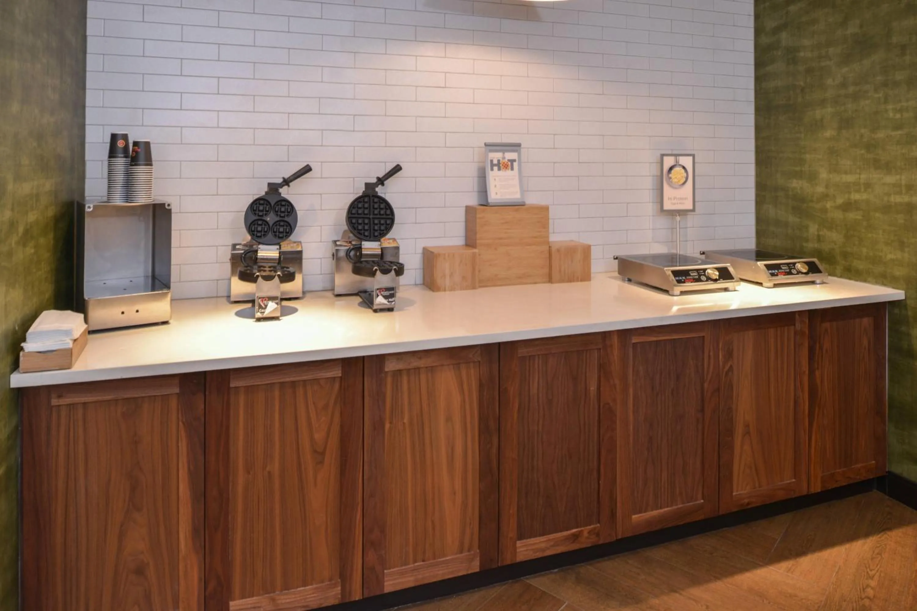 Breakfast in Fairfield Inn & Suites by Marriott Columbus Grove City