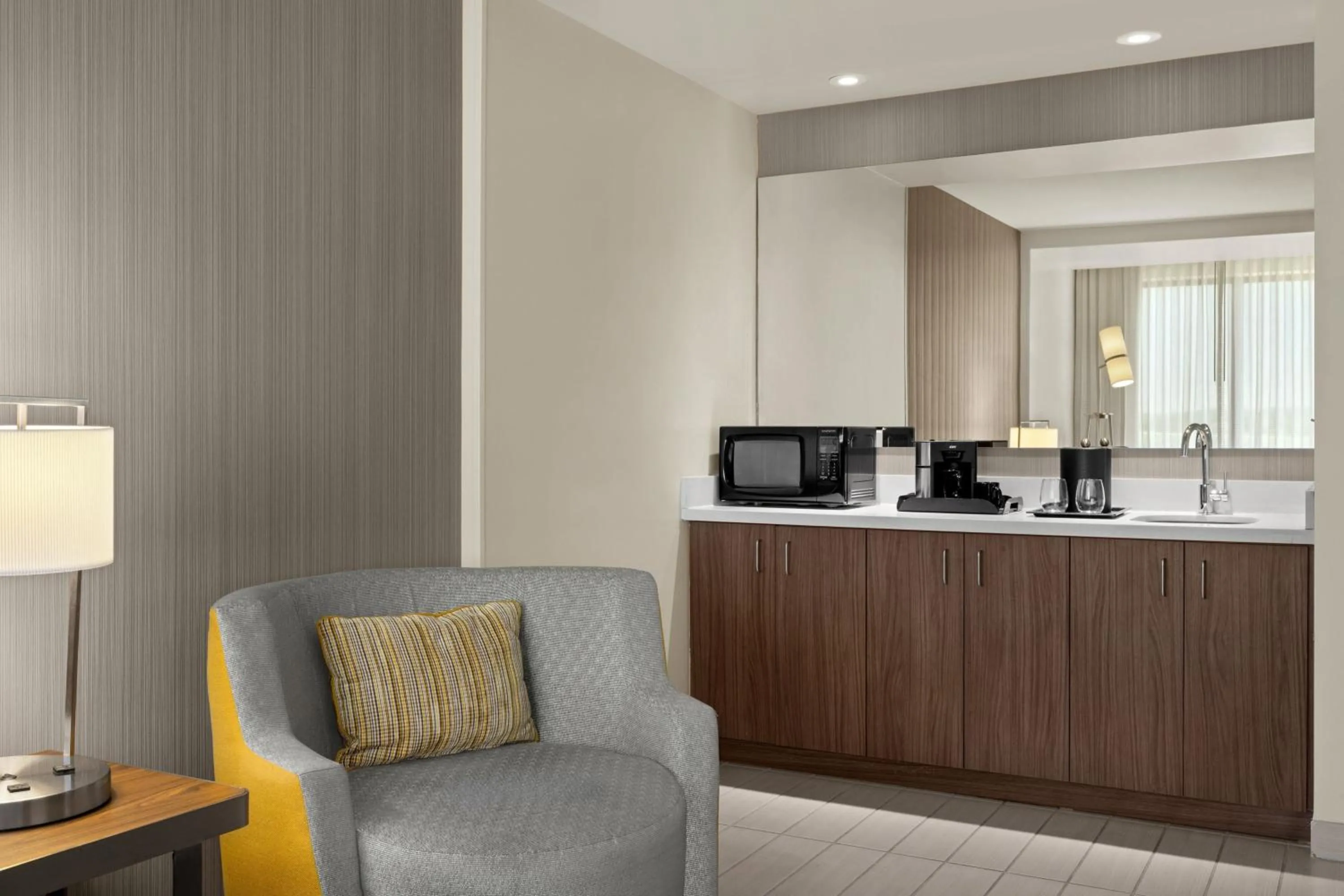 Kitchen or kitchenette in Courtyard by Marriott Omaha East/Council Bluffs, IA