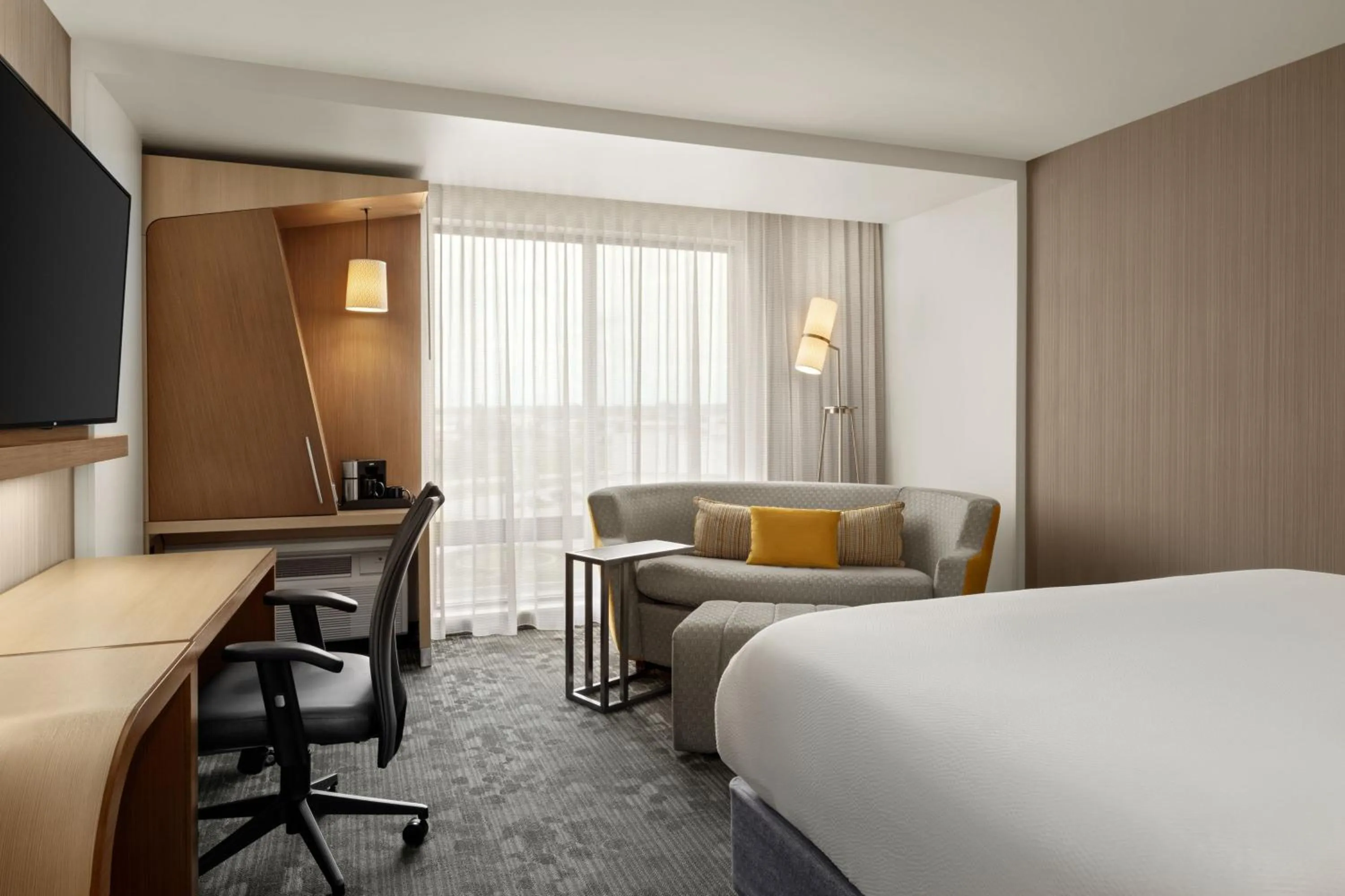 Photo of the whole room, Bed in Courtyard by Marriott Omaha East/Council Bluffs, IA