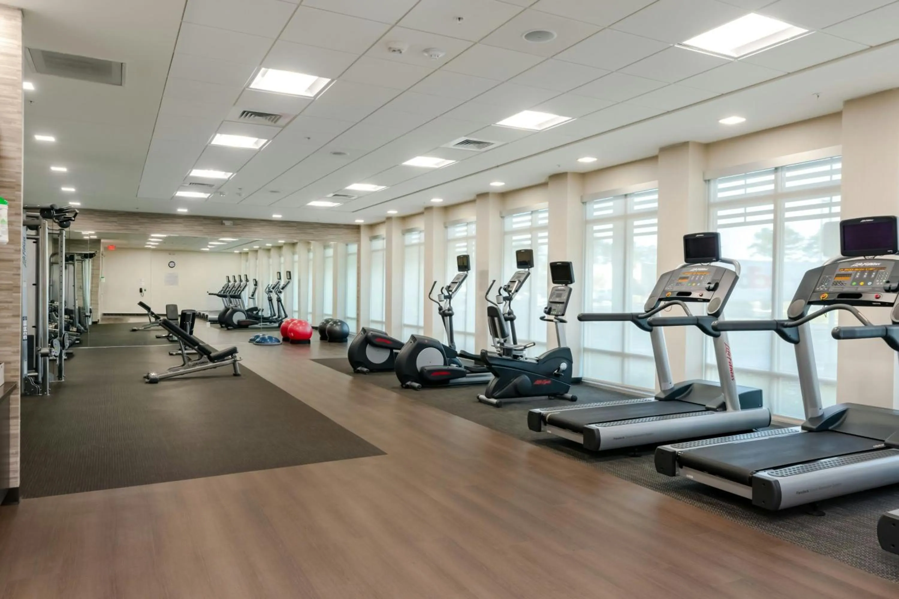 Fitness centre/facilities in Courtyard by Marriott Savannah Airport