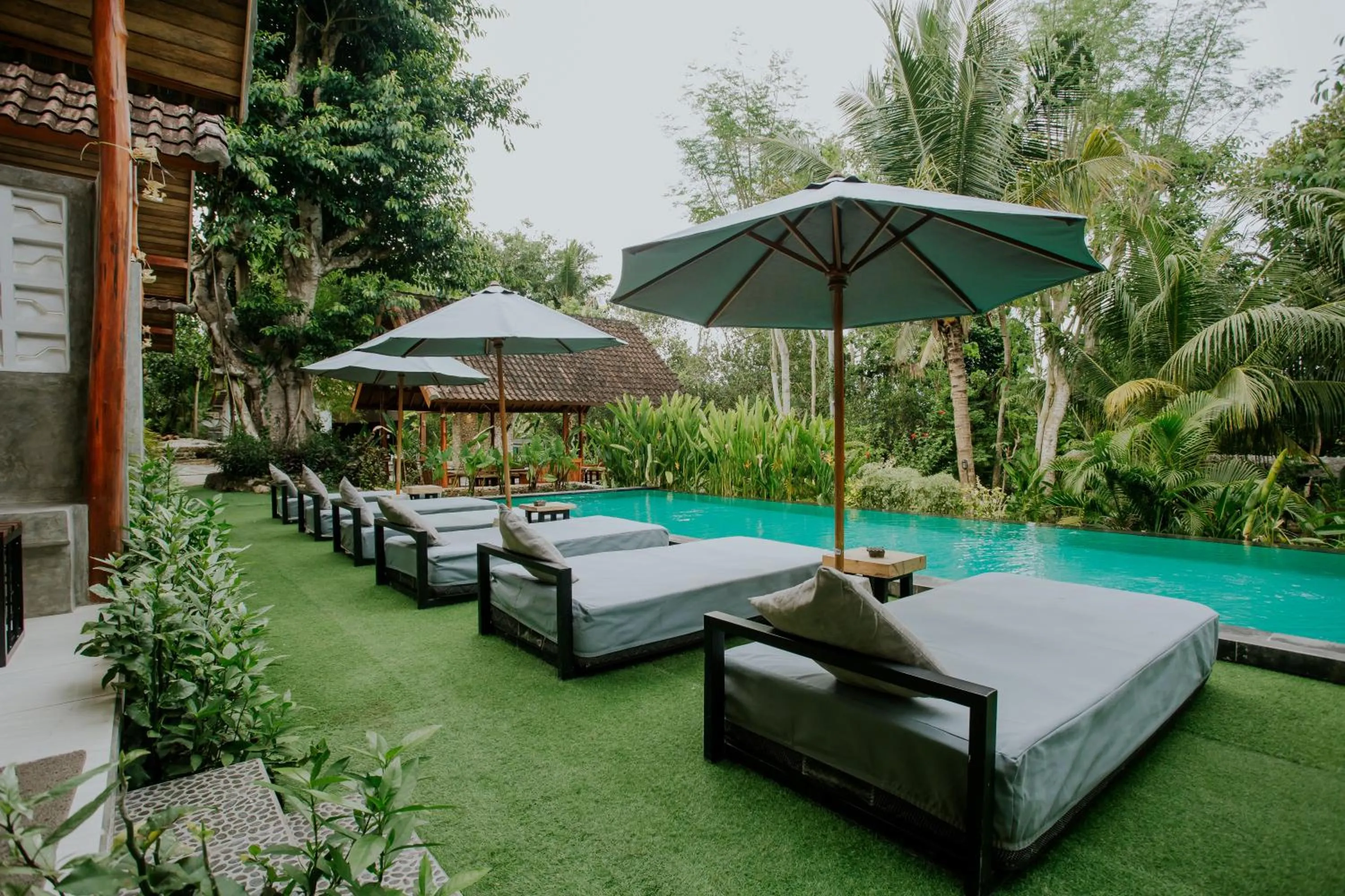 Property building in Nuansa Penida Hostel