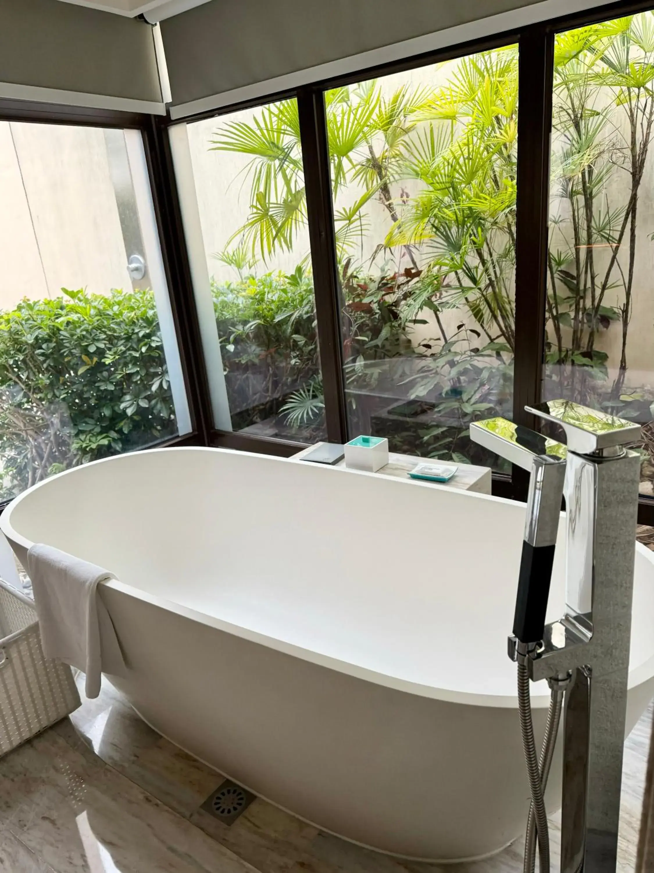 One-Bedroom King Villa with Balcony, Private Pool and Garden View in Xiamen Marriott Hotel & Conference Centre One-Bedroom King Villa with Balcony, Private Pool and Garden View in Xiamen Marriott Hotel & Conference Centre