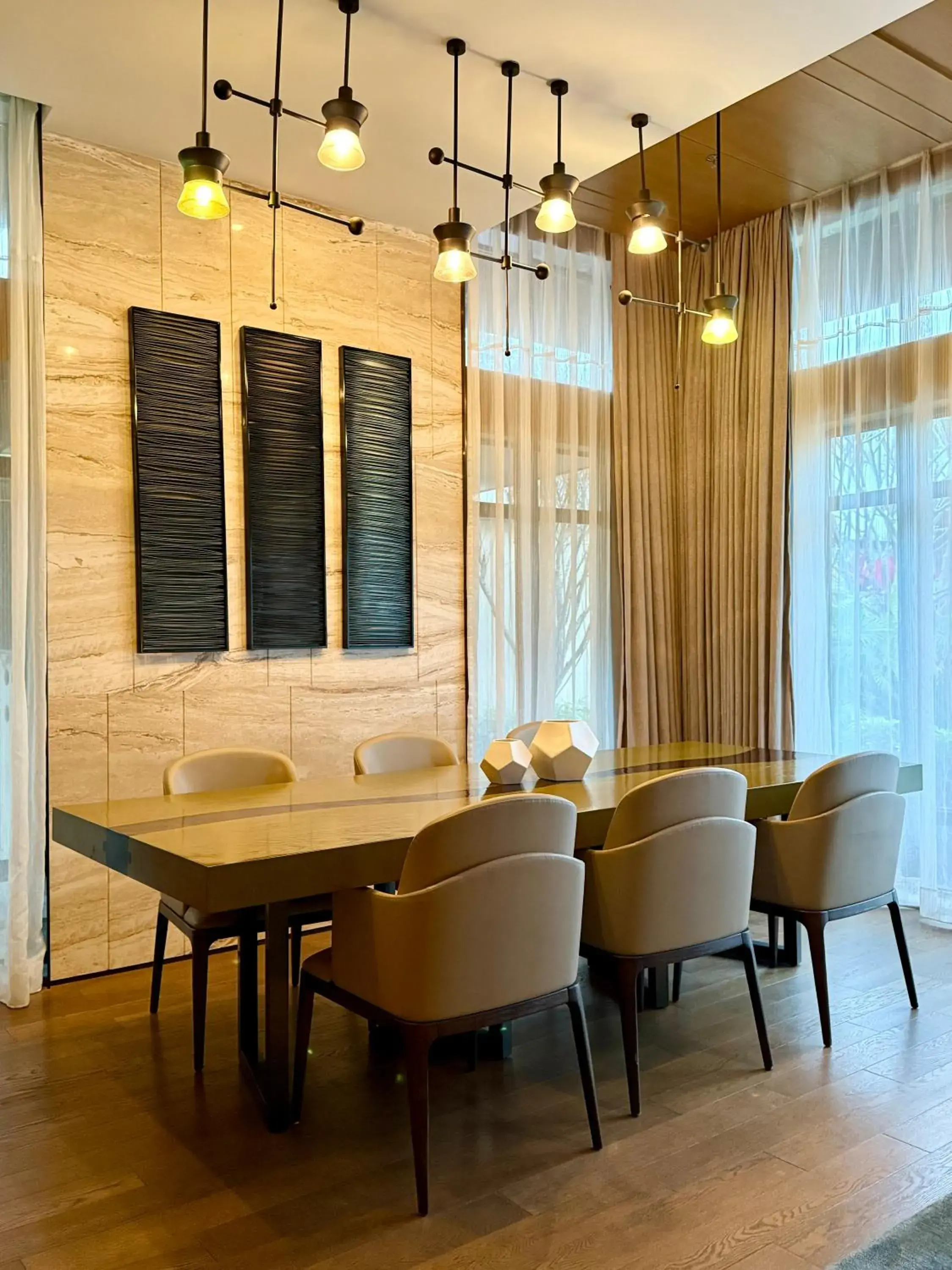 One-Bedroom Large King Villa with Balcony and Garden View in Xiamen Marriott Hotel & Conference Centre One-Bedroom Large King Villa with Balcony and Garden View in Xiamen Marriott Hotel & Conference Centre