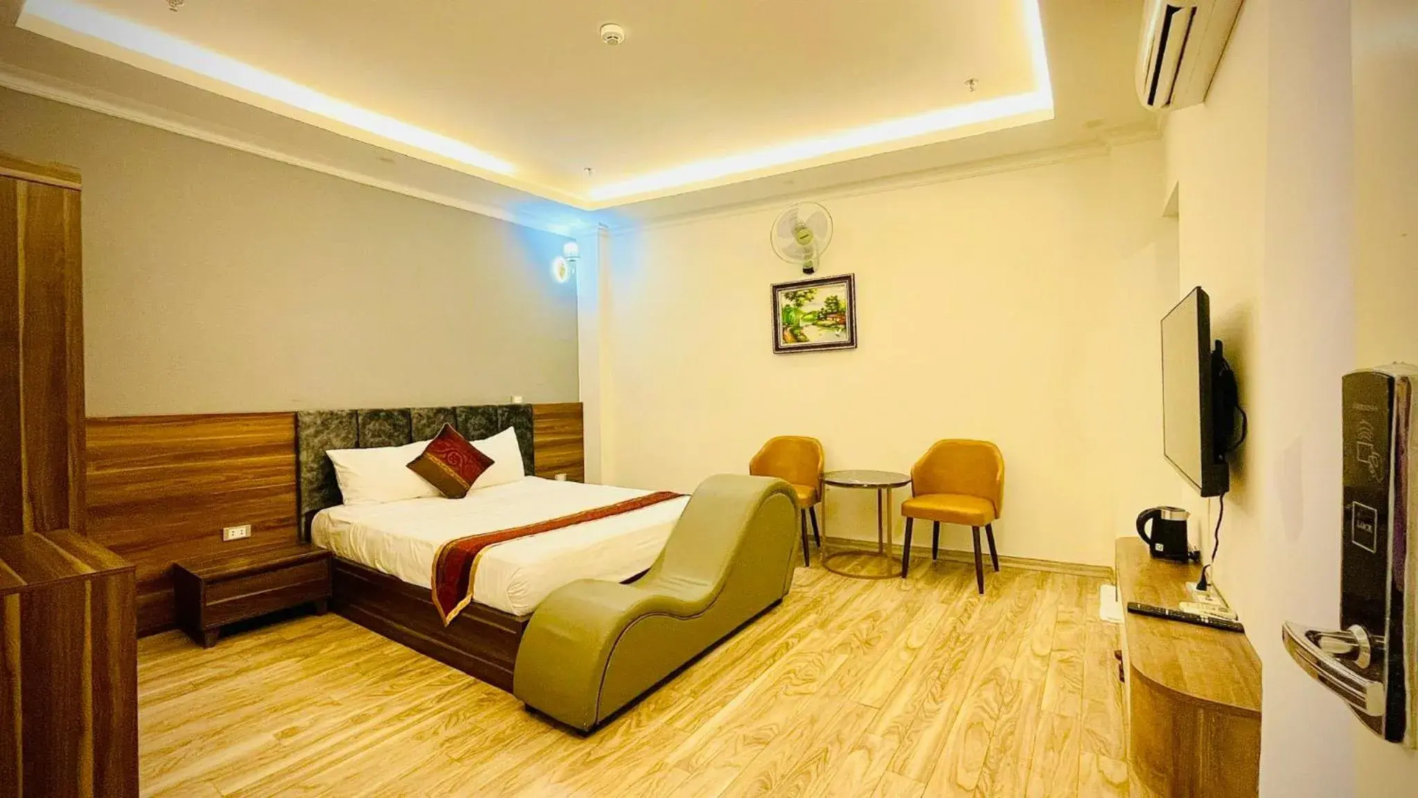 Deluxe Double Room in Win Villa Hotel & Apartment Deluxe Double Room in Win Villa Hotel & Apartment