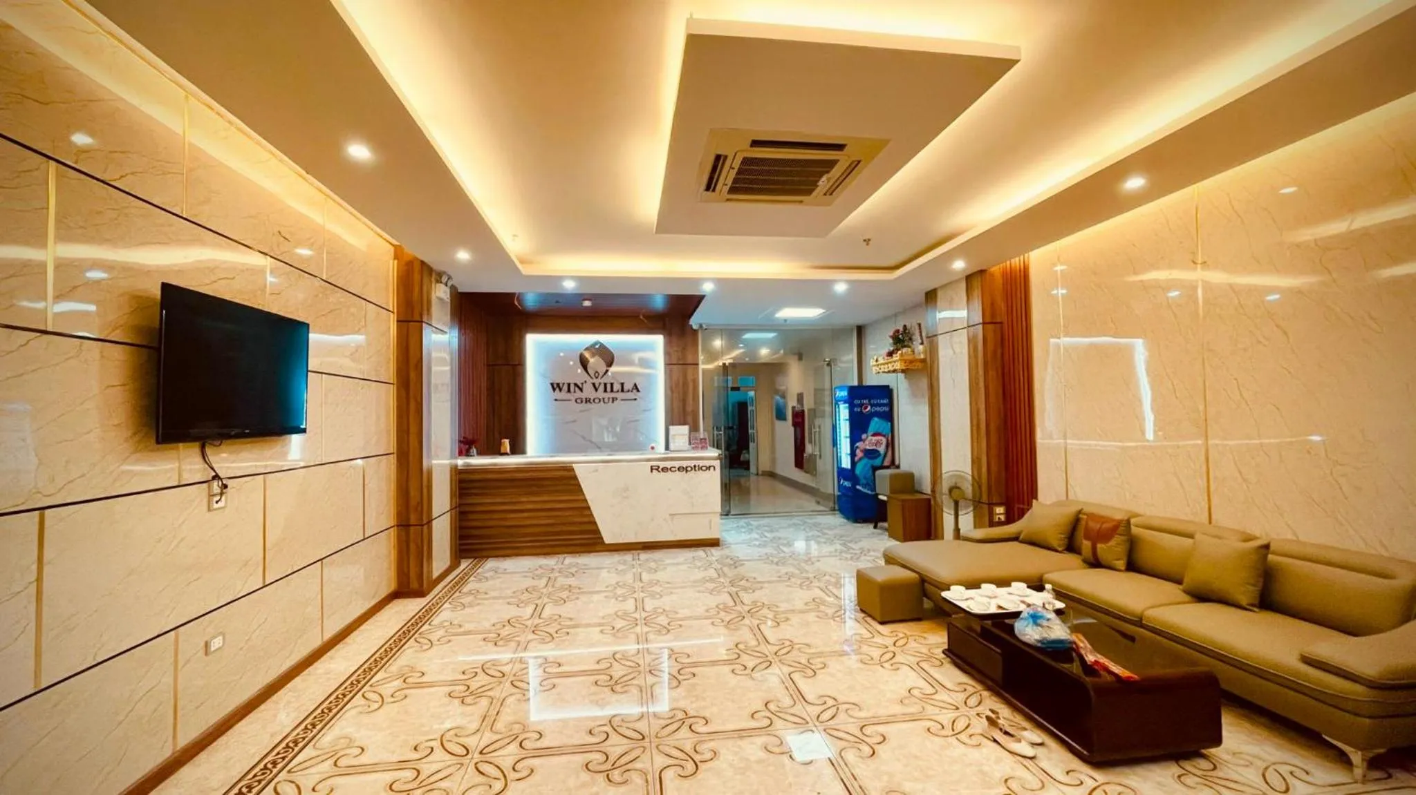 Property building in Win Villa Hotel & Apartment