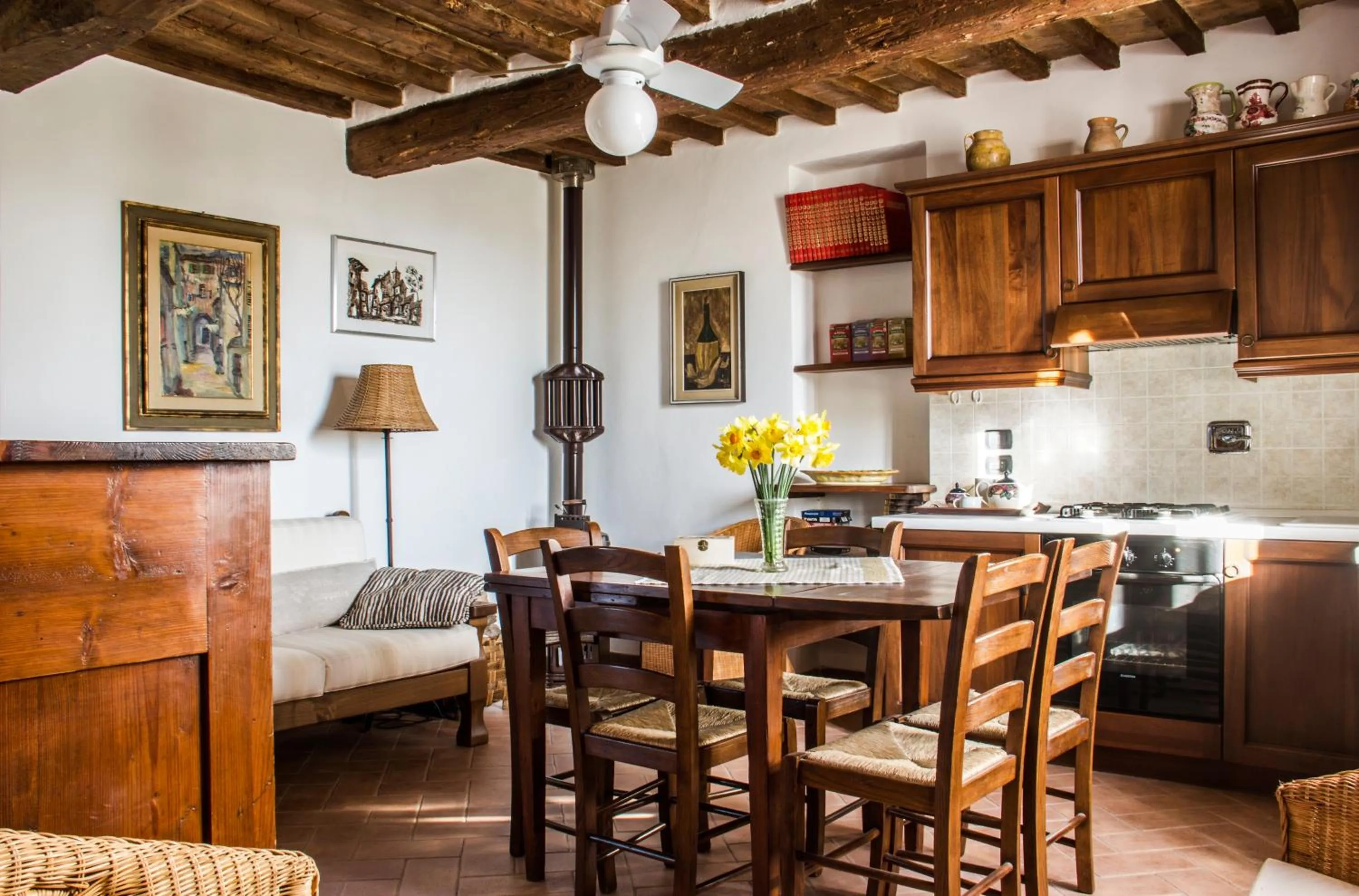 Communal kitchen in Casa Donella B&B