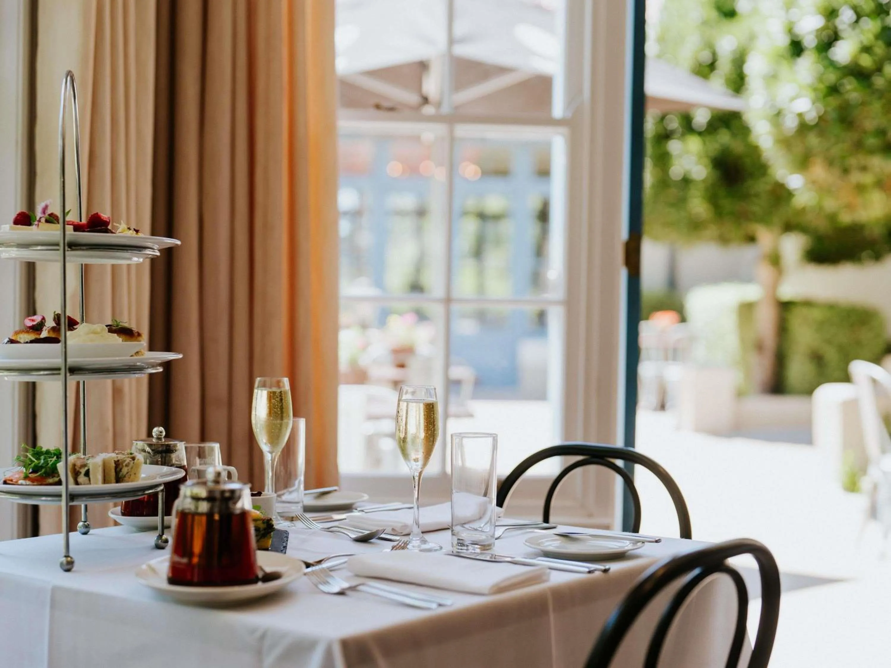 Restaurant/places to eat in Peppers Manor House