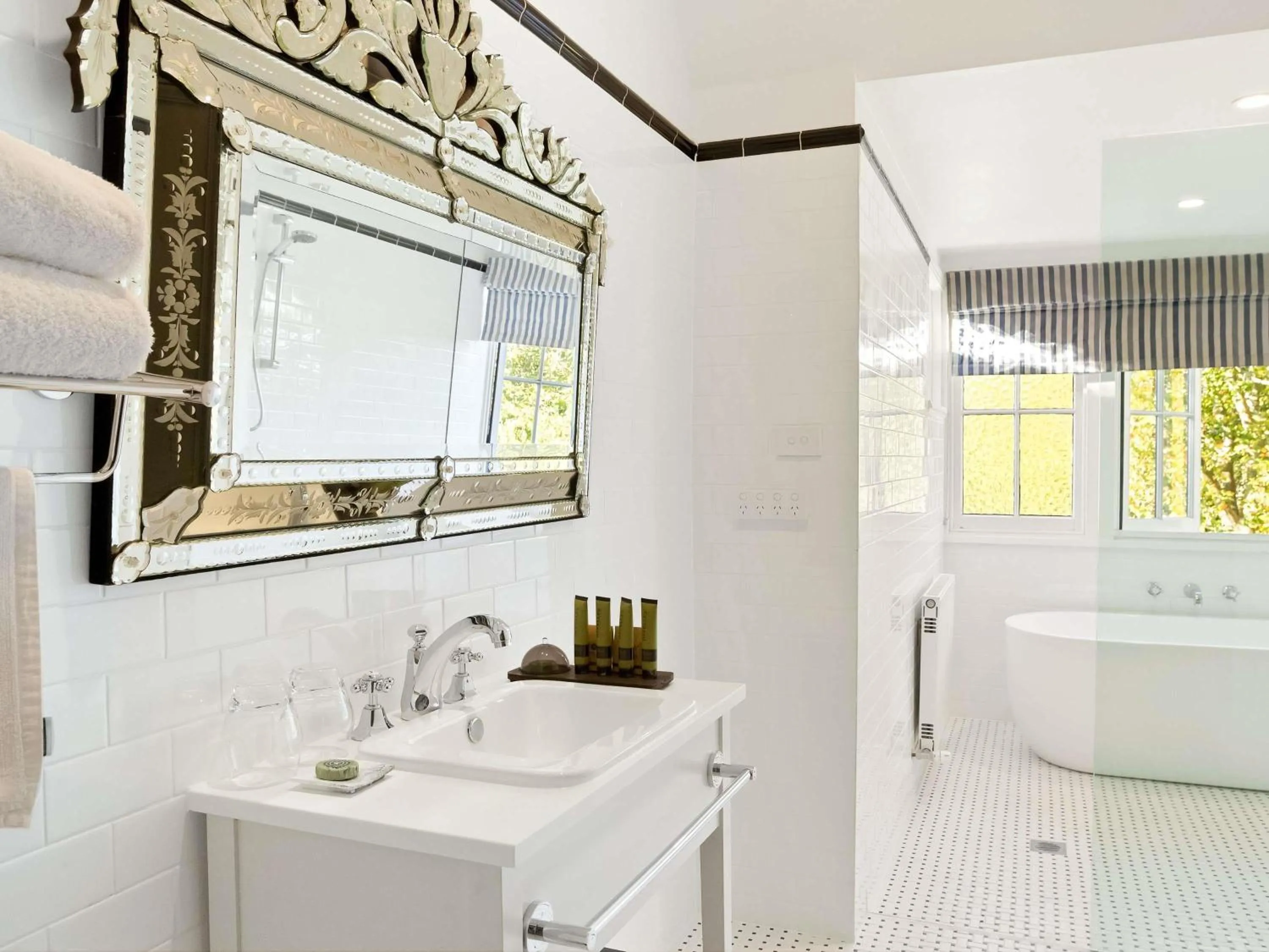 Bedroom in Peppers Manor House