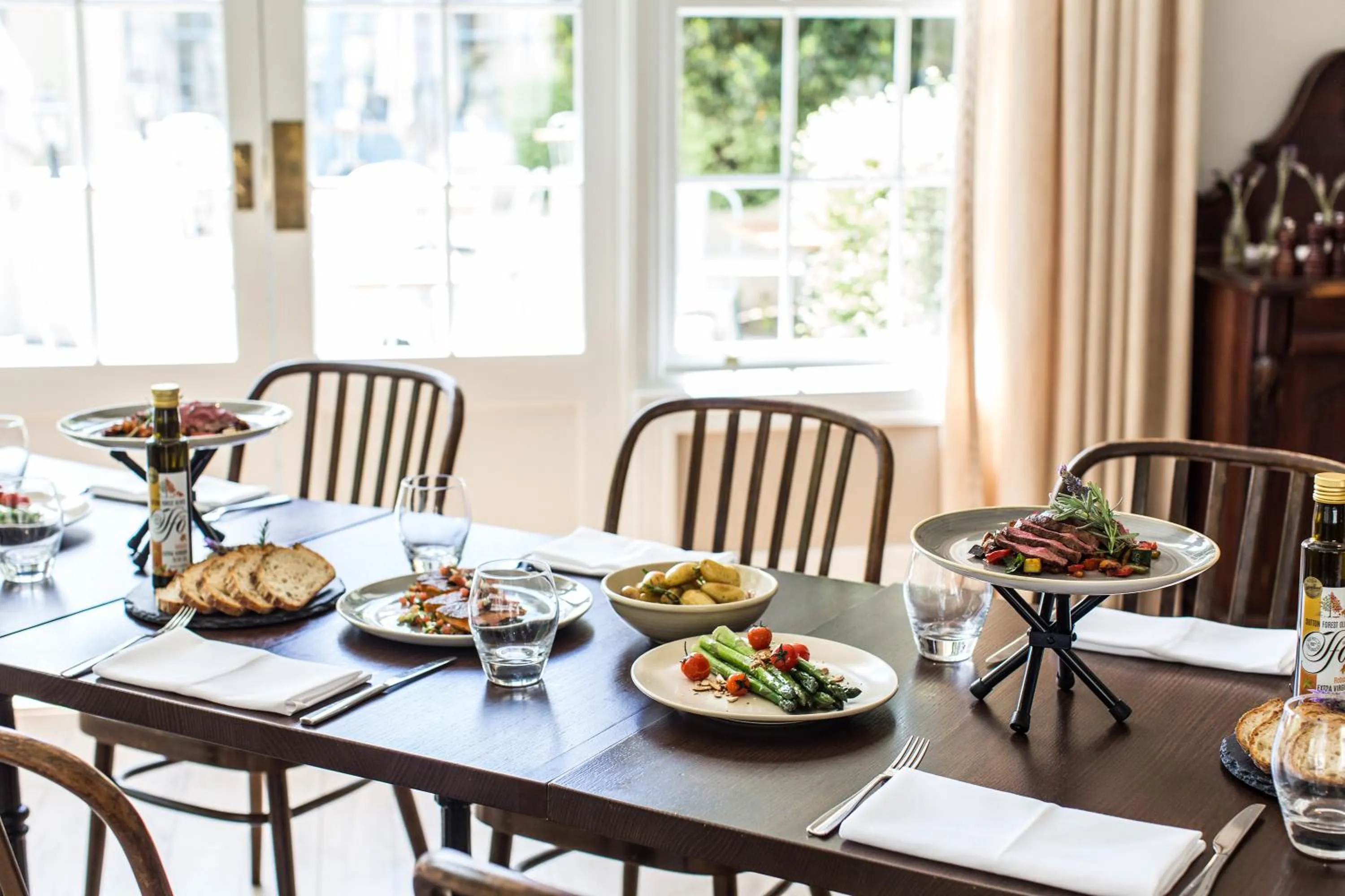 Restaurant/places to eat in Peppers Manor House