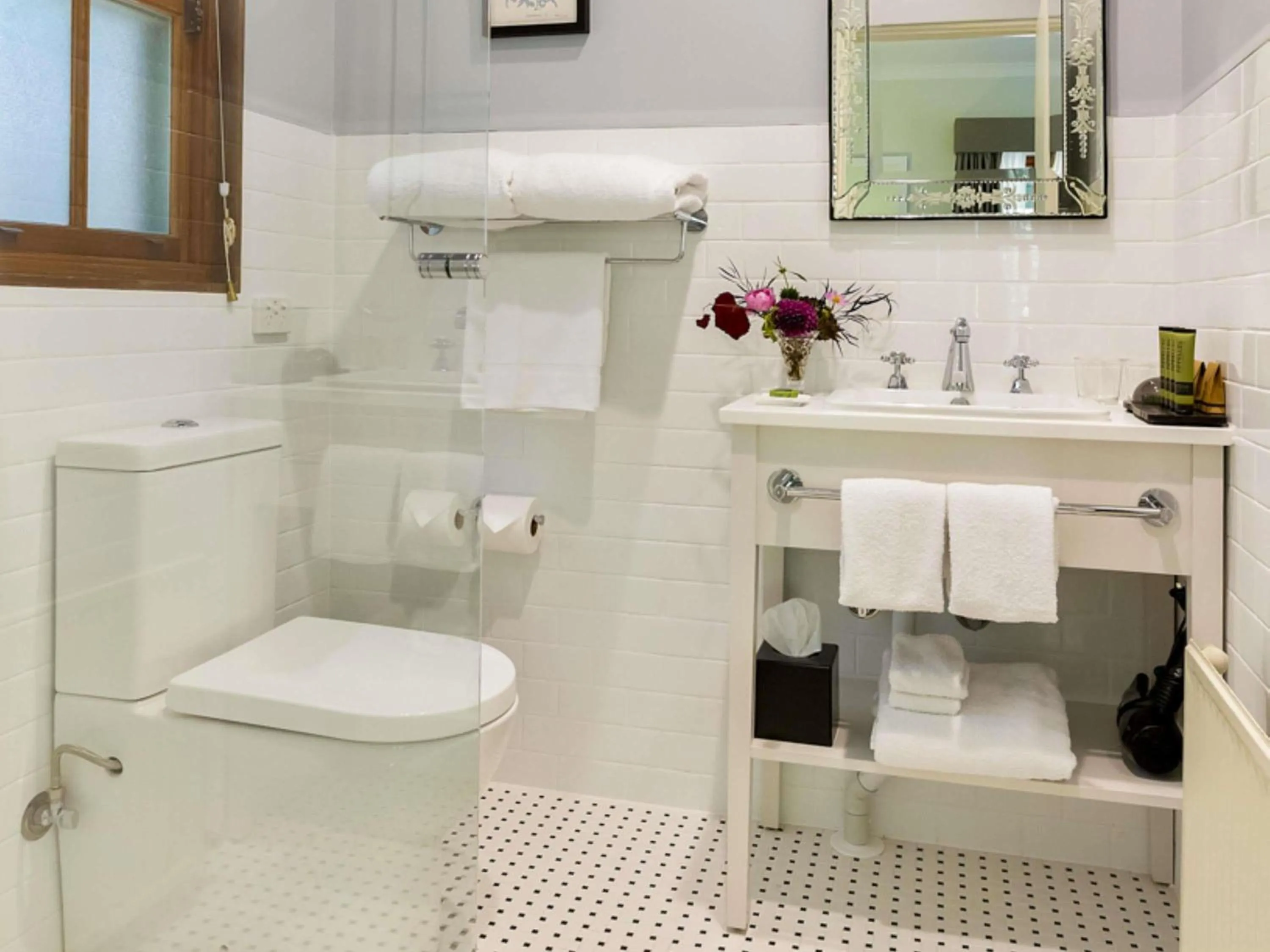 Bedroom in Peppers Manor House