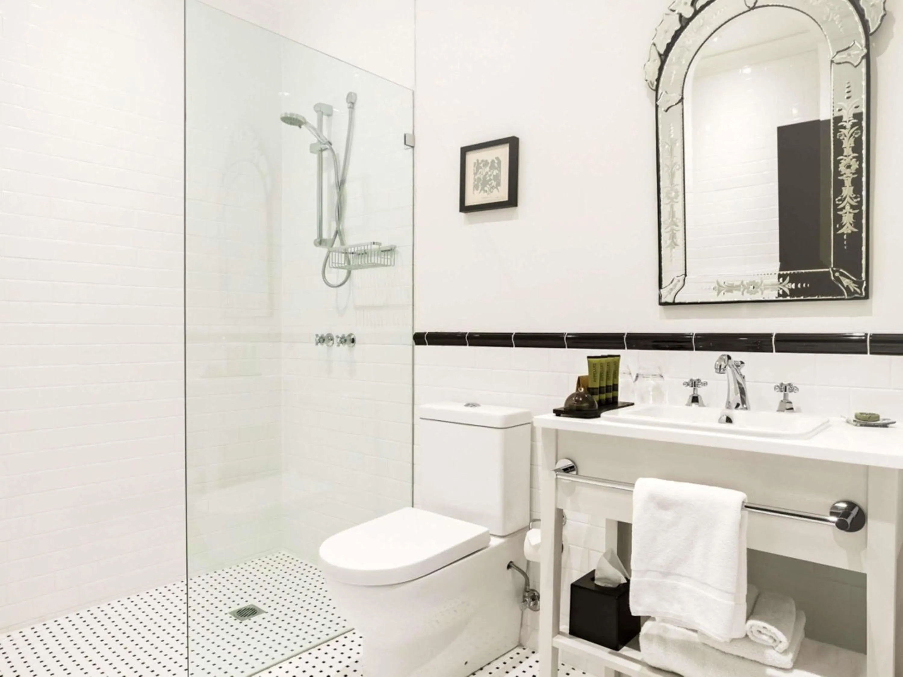 Bedroom in Peppers Manor House