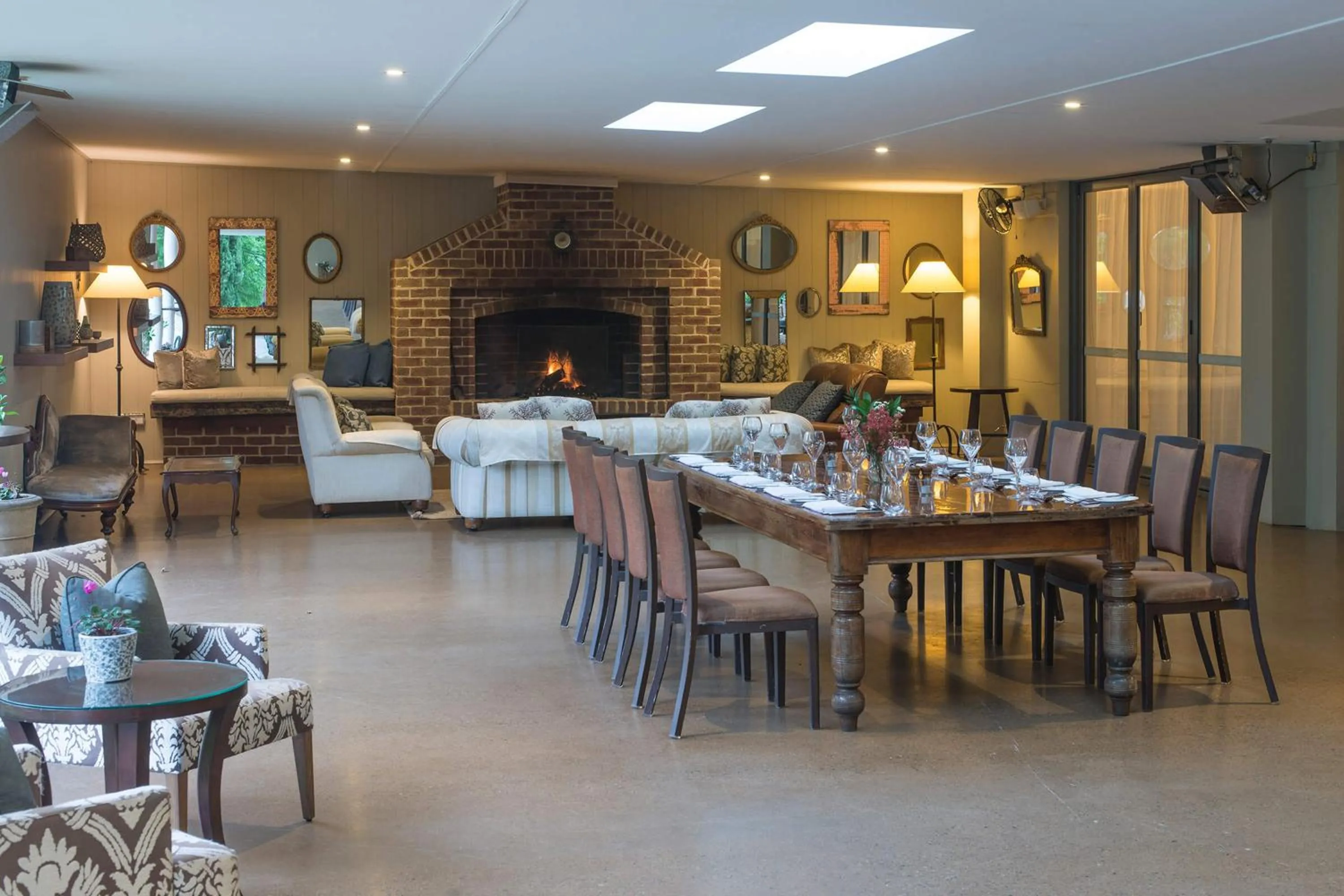 Restaurant/places to eat in Peppers Manor House