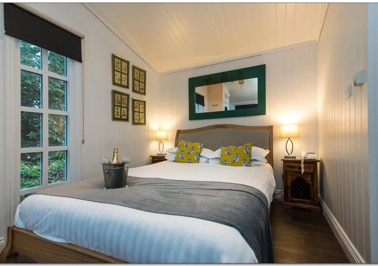 pet friendly, Bed in Broadoaks Boutique Country House