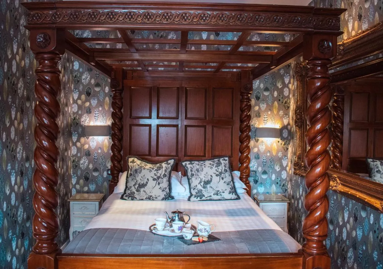 Bed in Broadoaks Boutique Country House