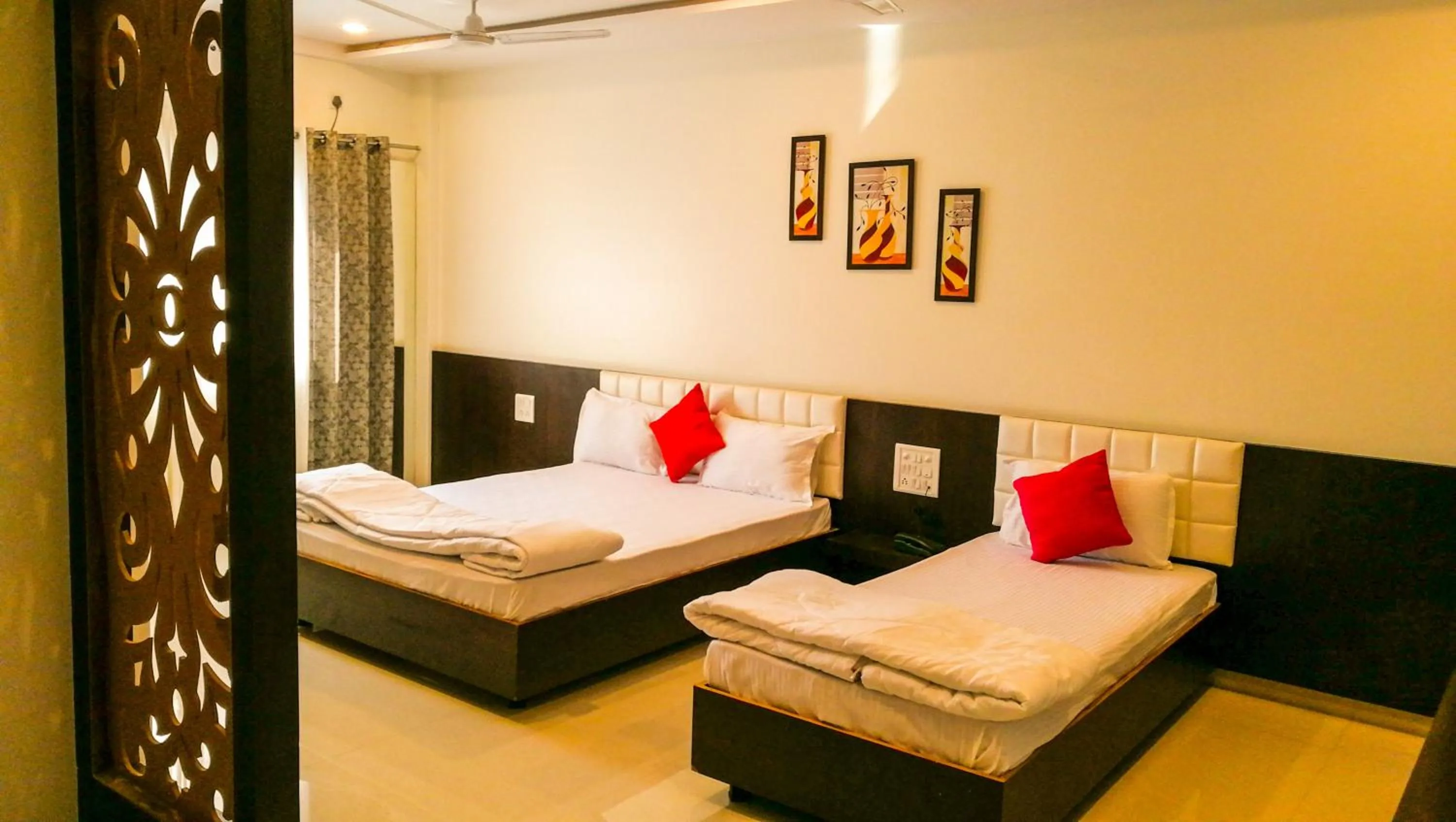 Photo of the whole room, Bed in Hotel Neem Tree