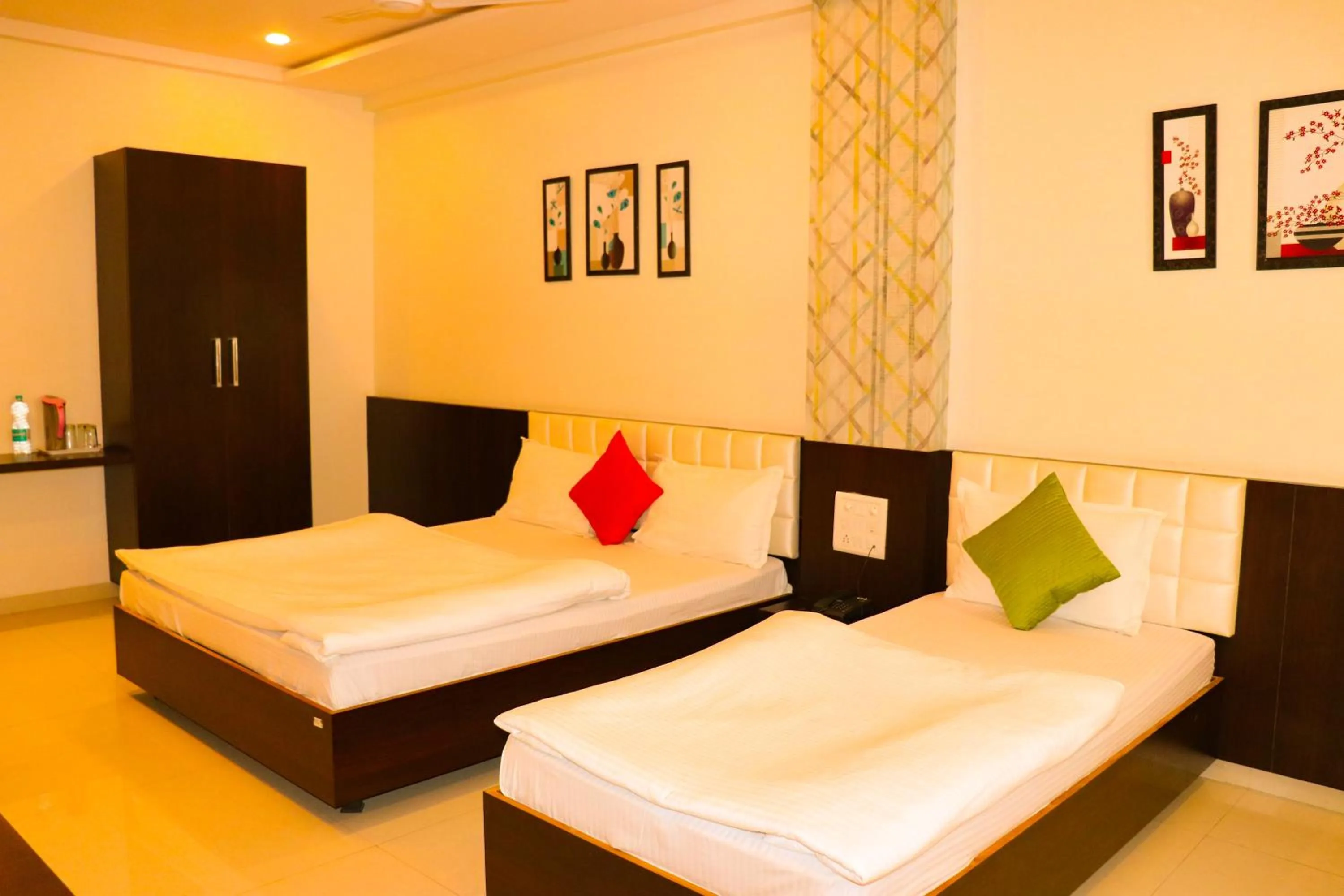 Photo of the whole room, Bed in Hotel Neem Tree