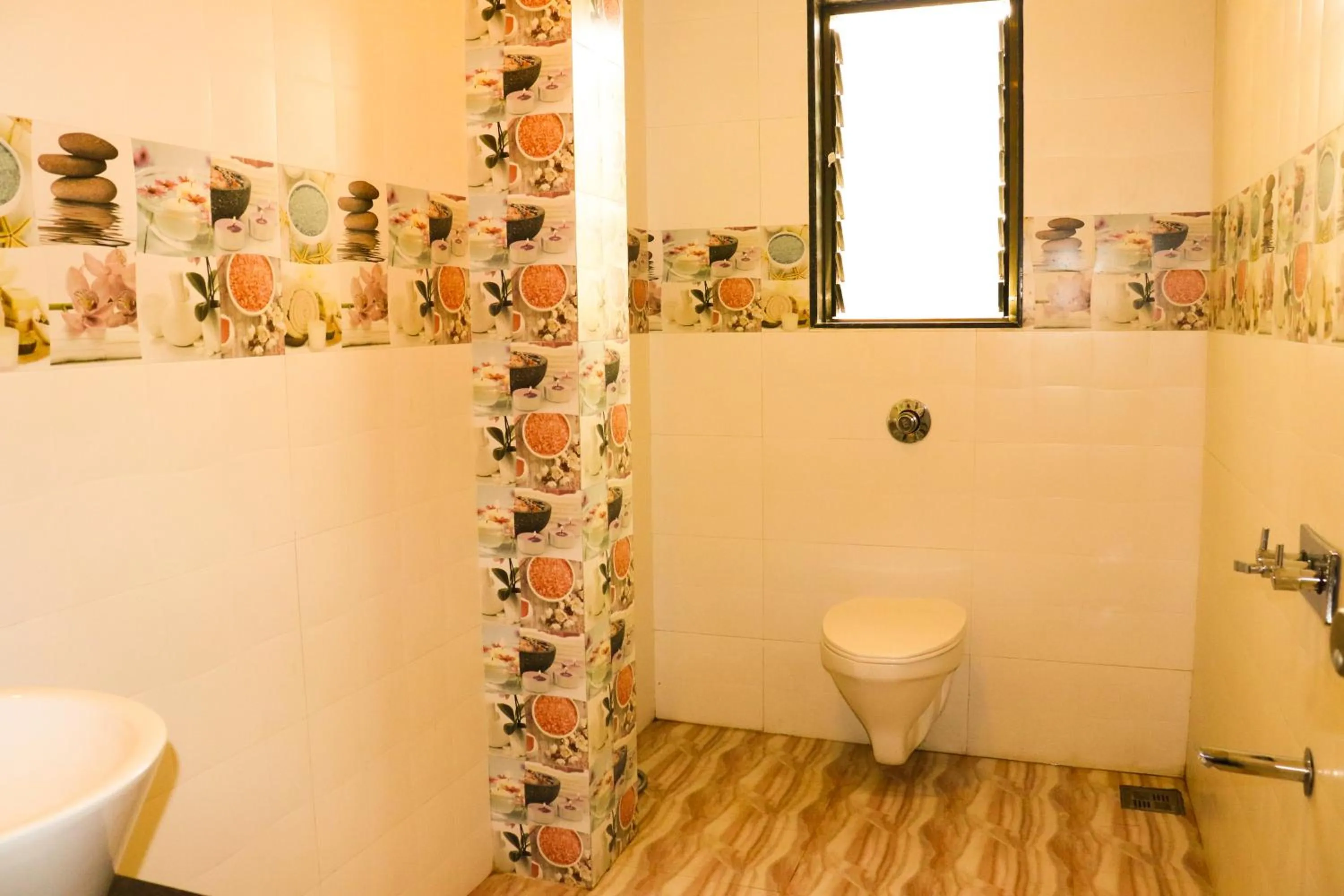 Toilet in Hotel Neem Tree