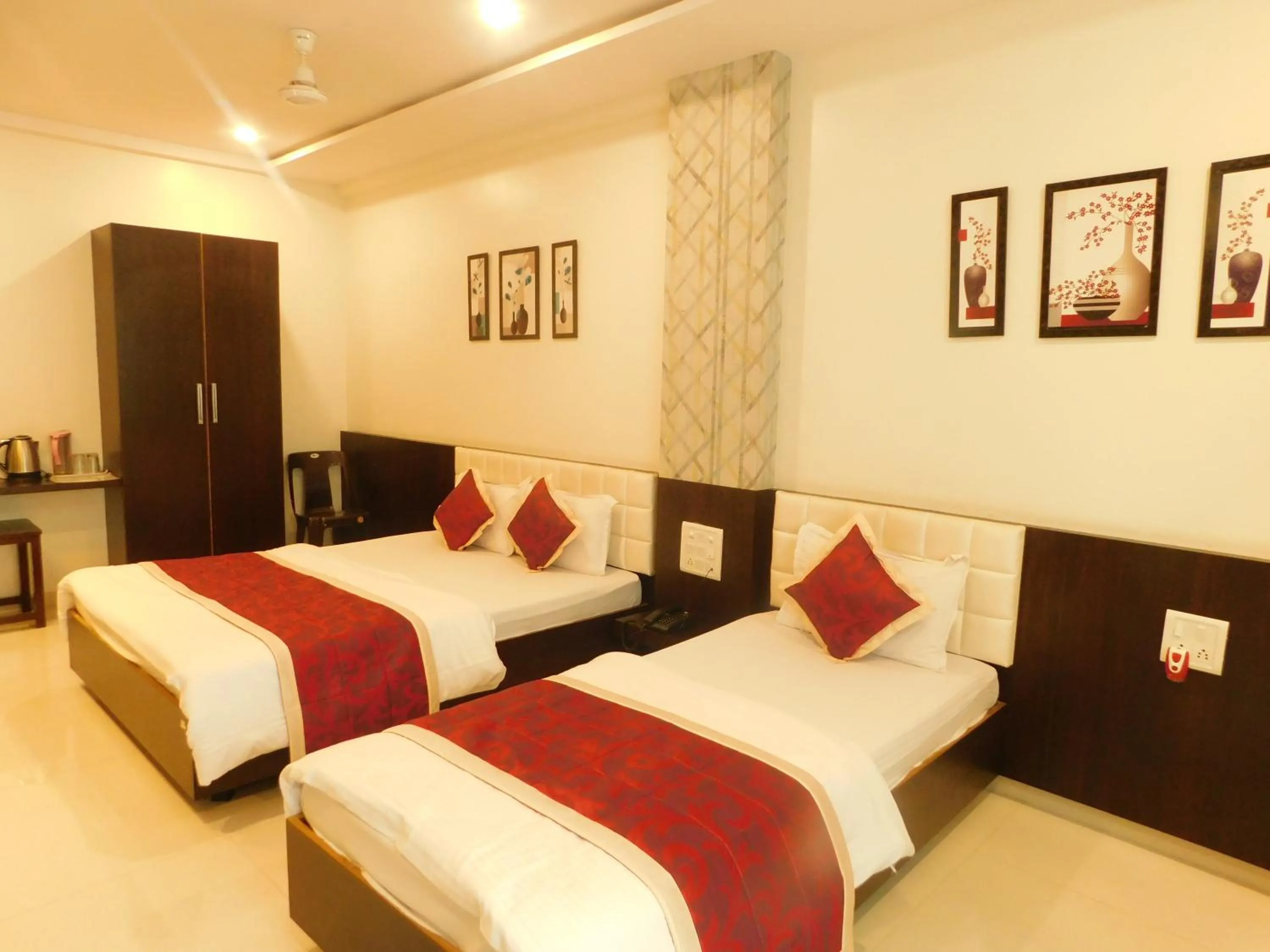 Photo of the whole room, Bed in Hotel Neem Tree
