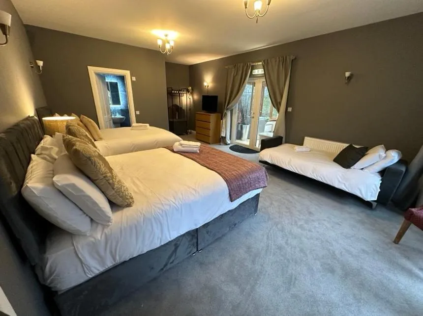 Photo of the whole room, Bed in Kildonan Lodge Hotel