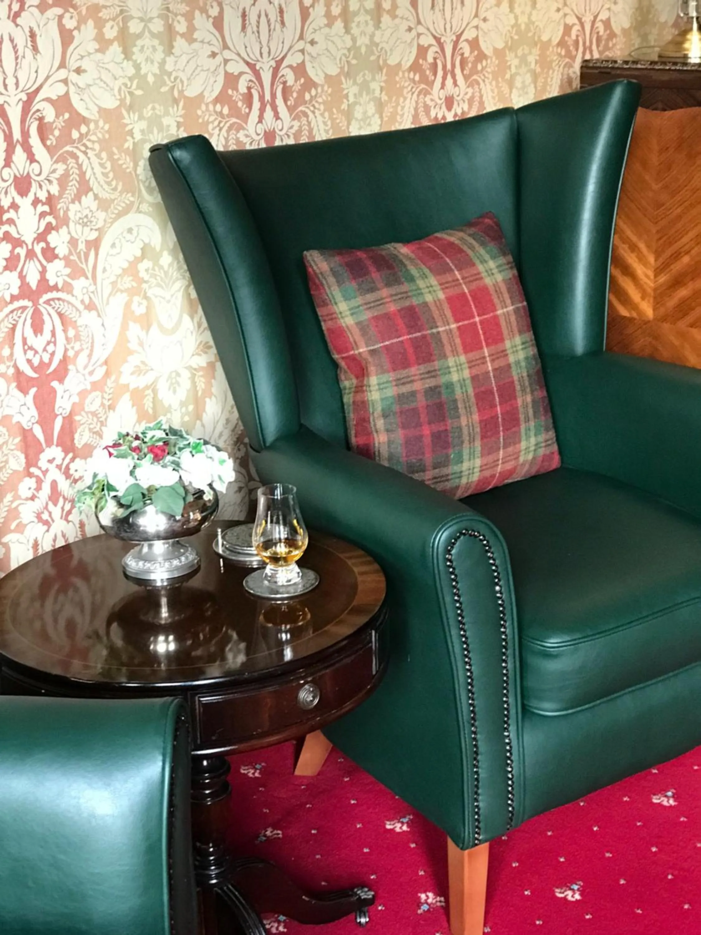 Living room in Kildonan Lodge Hotel