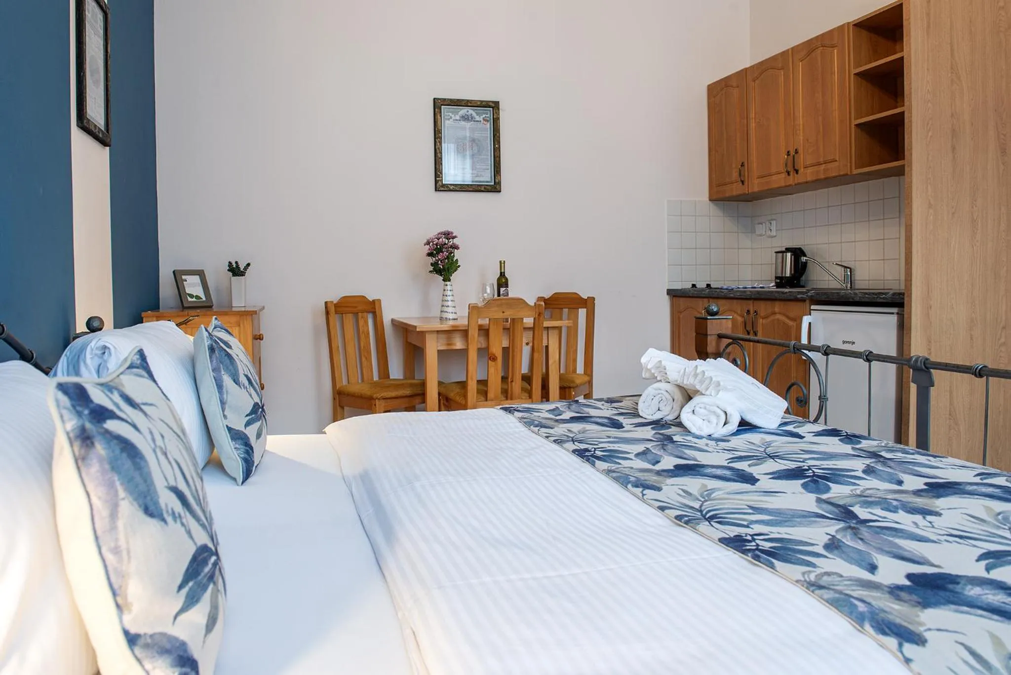 Bed in Residence Hattrick