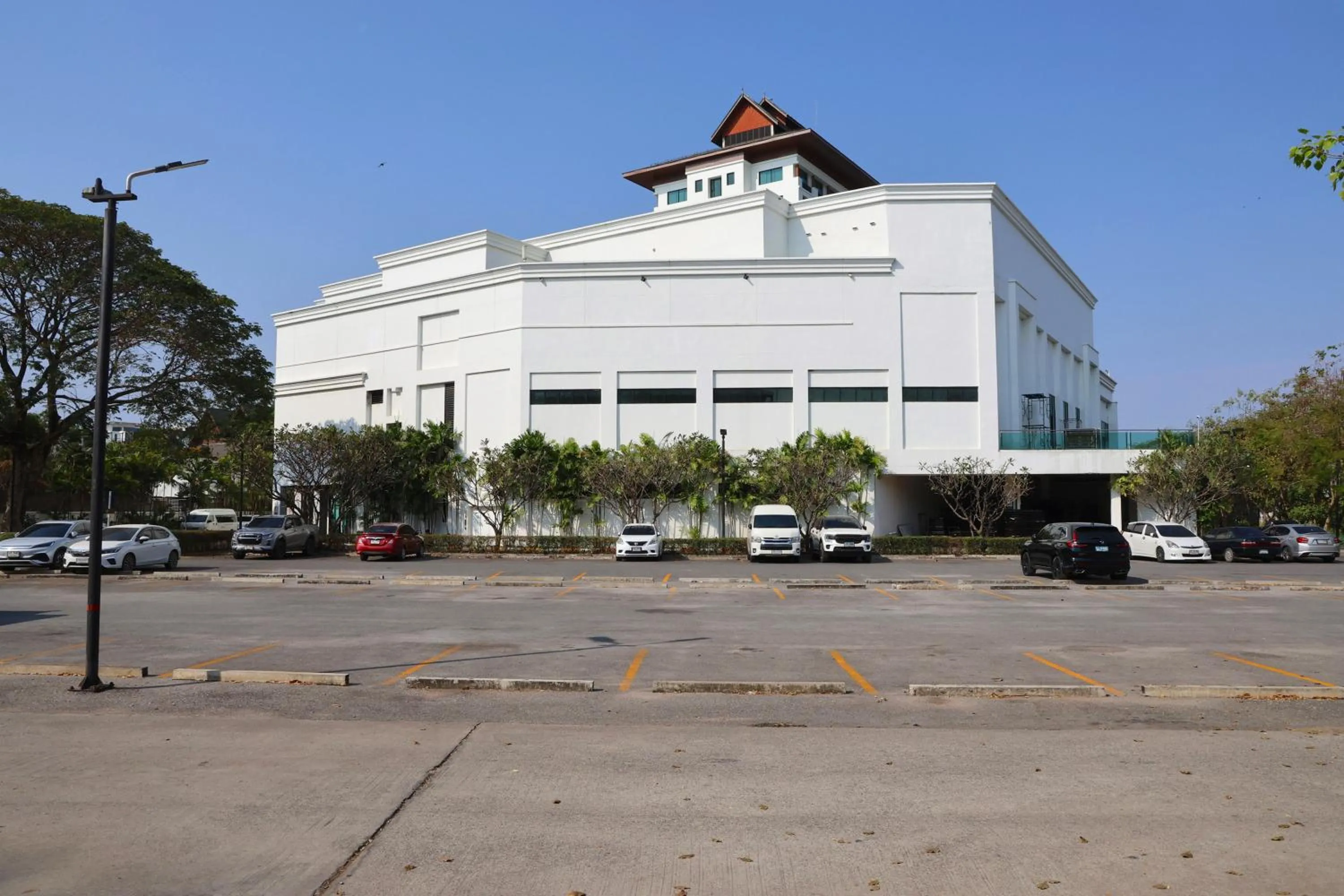 Parking in Avani Khon Kaen Hotel & Convention Centre