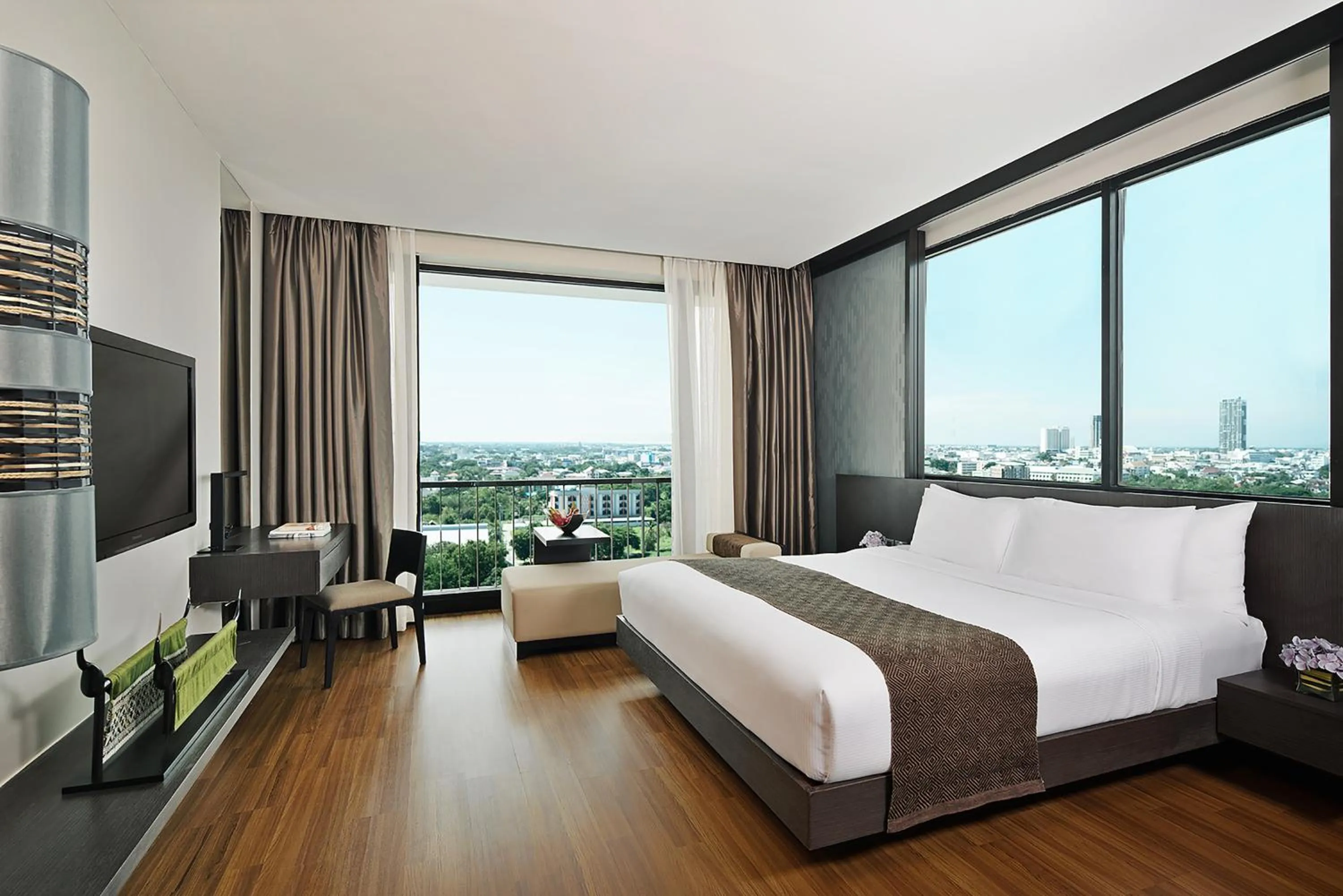 View (from property/room), Bed in Avani Khon Kaen Hotel & Convention Centre