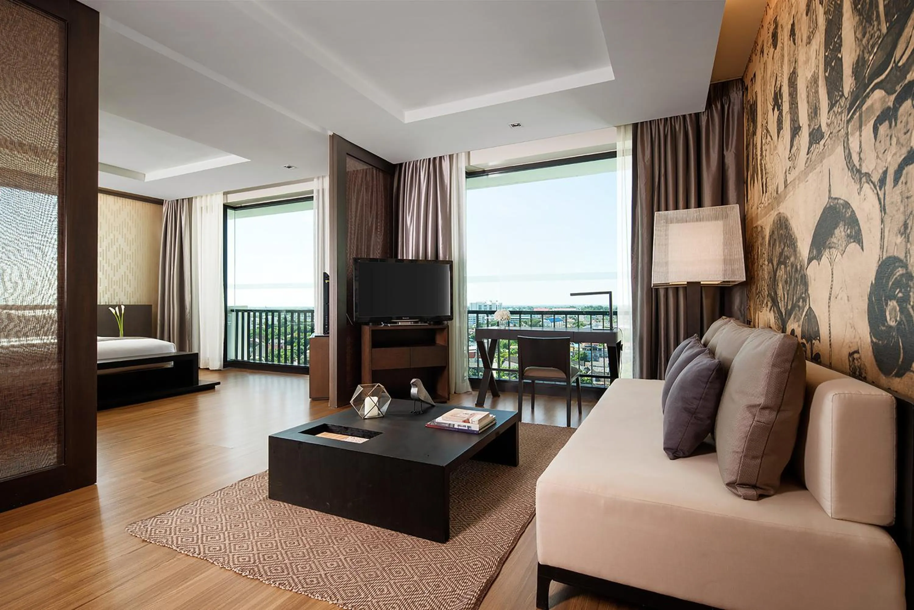Living room, Bed in Avani Khon Kaen Hotel & Convention Centre