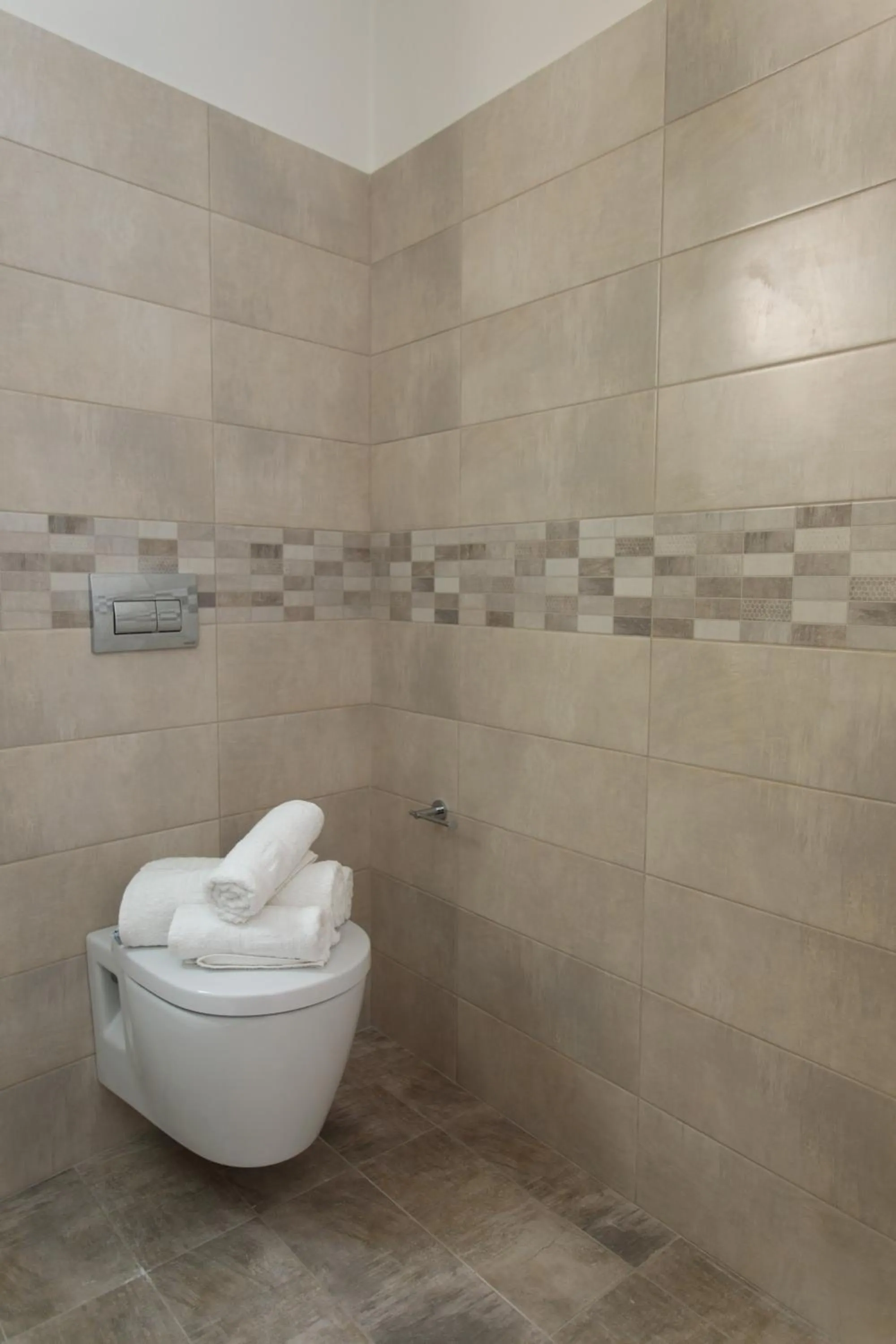 Toilet in Sweet Home Naxos