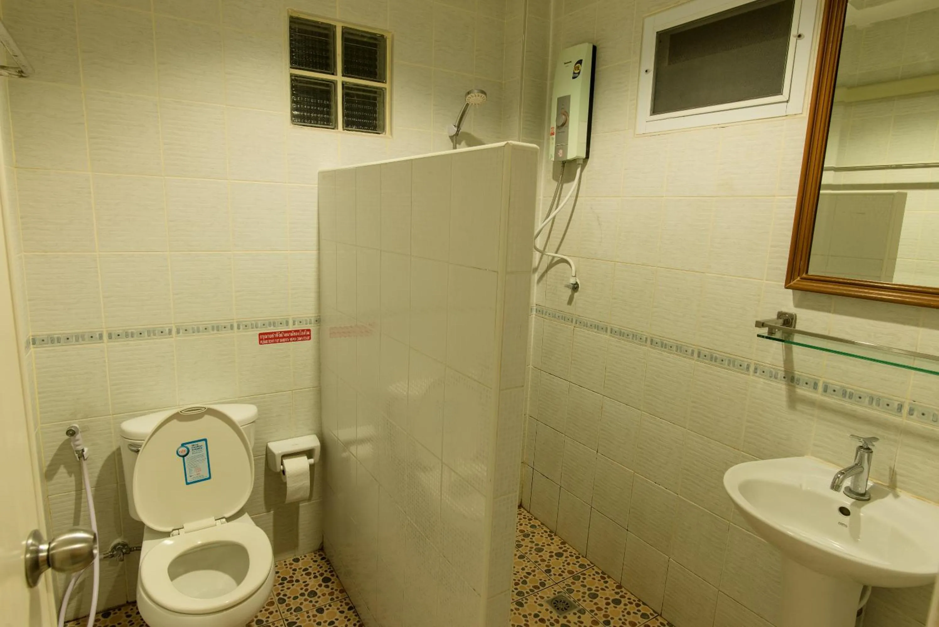 Bathroom in Lareena Resort Koh Larn Pattaya