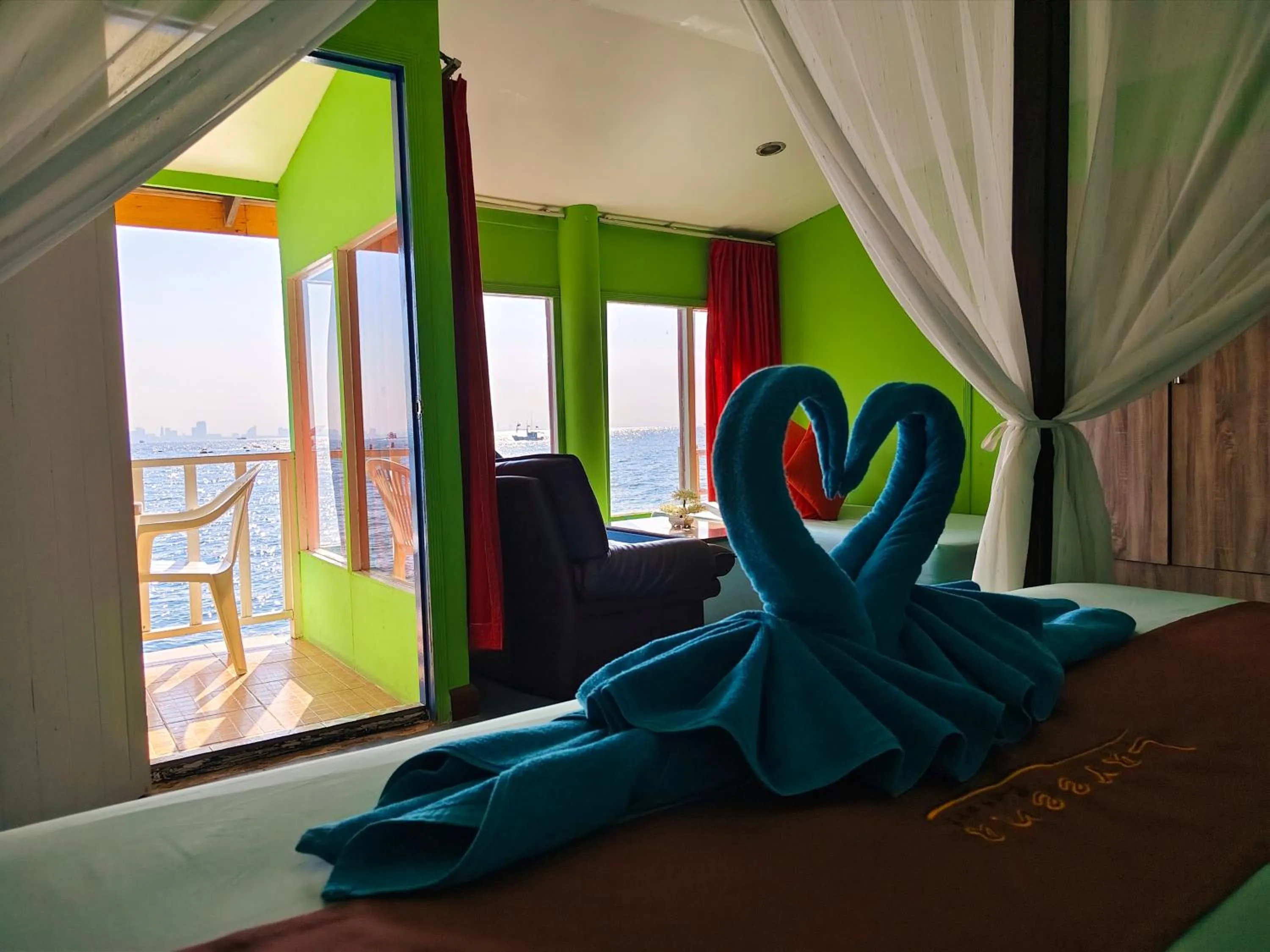 View (from property/room), Bed in Lareena Resort Koh Larn Pattaya